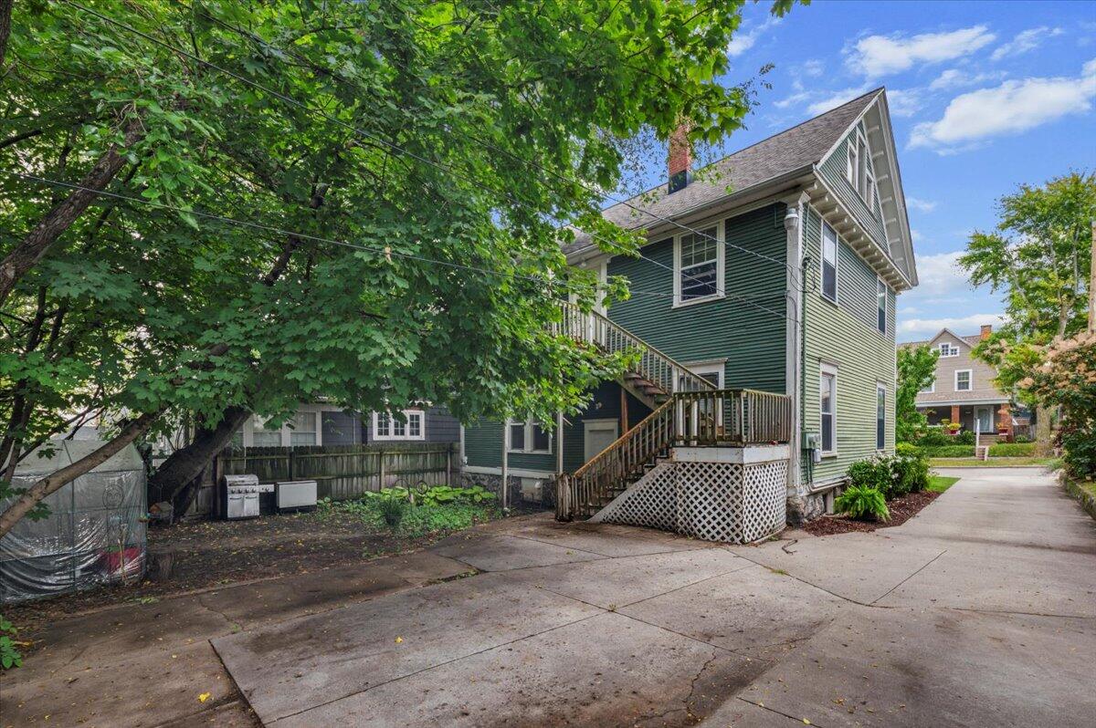 631 Paris Avenue SE Grand Rapids MI 49503