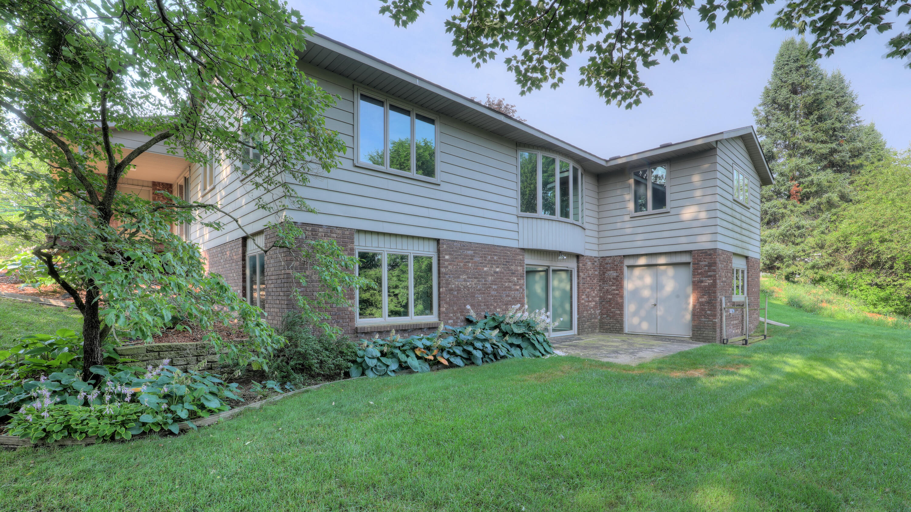 8691 Summit Court Zeeland MI 49464