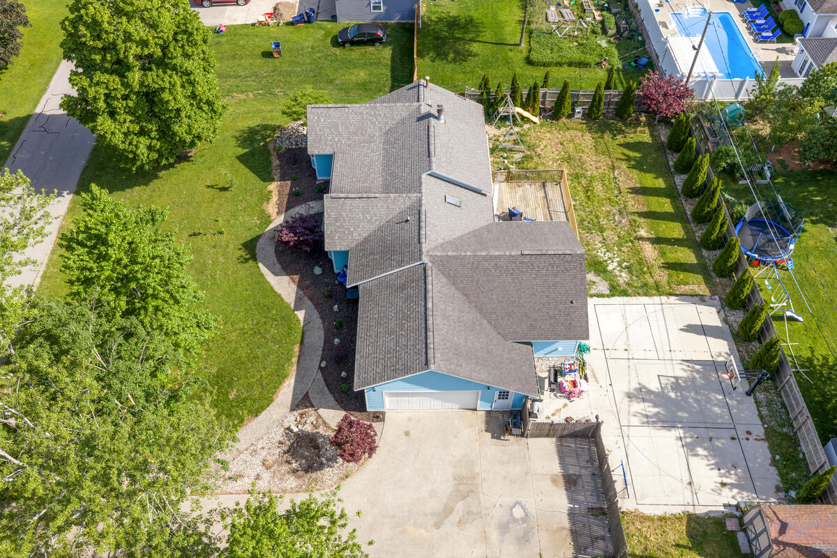 271 Glendale Street Holland MI 49423