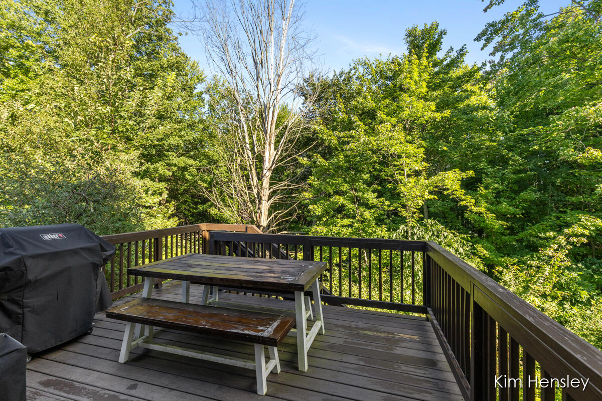 9413 Sunset Ridge Drive NE Rockford MI 49341