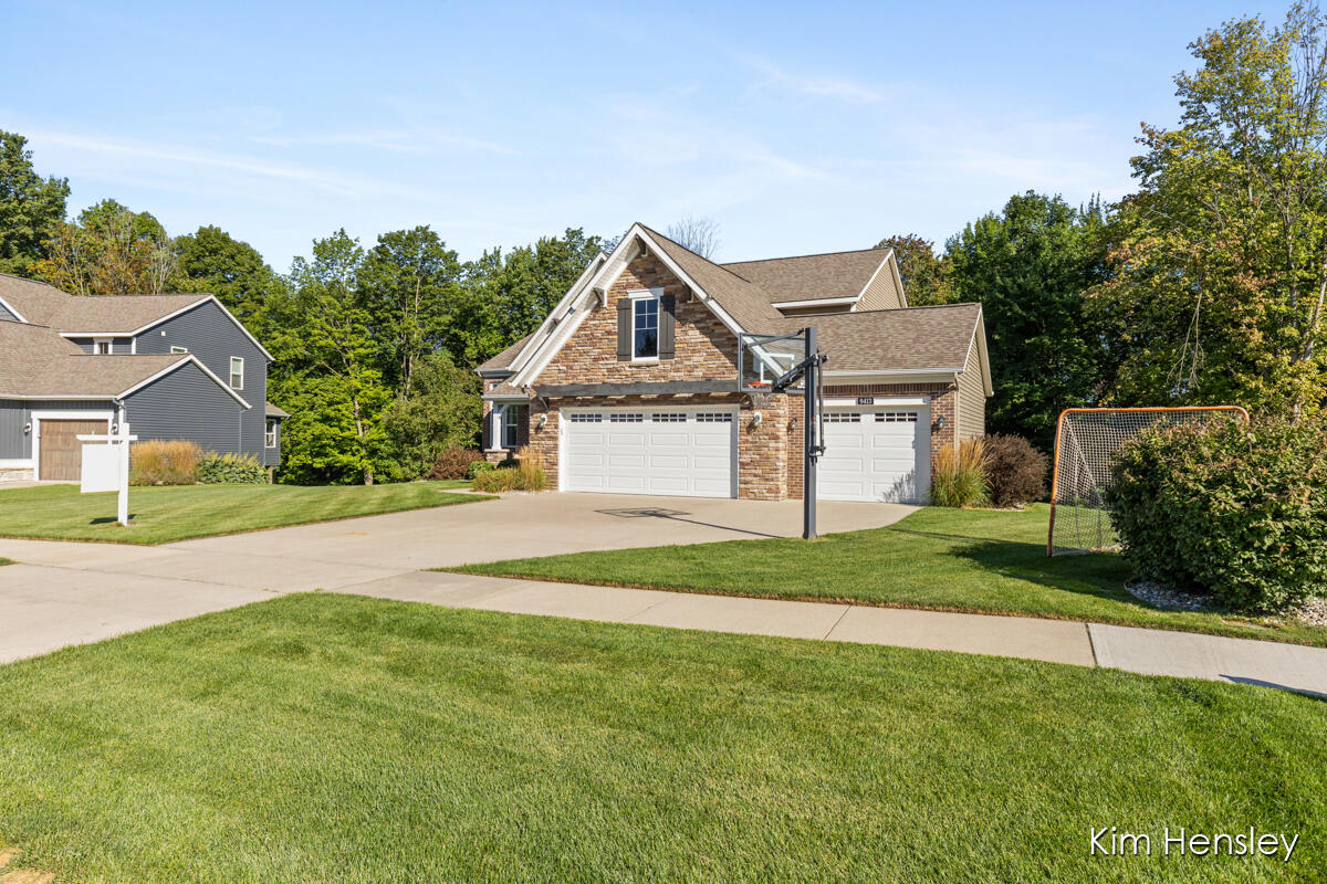 9413 Sunset Ridge Drive NE Rockford MI 49341