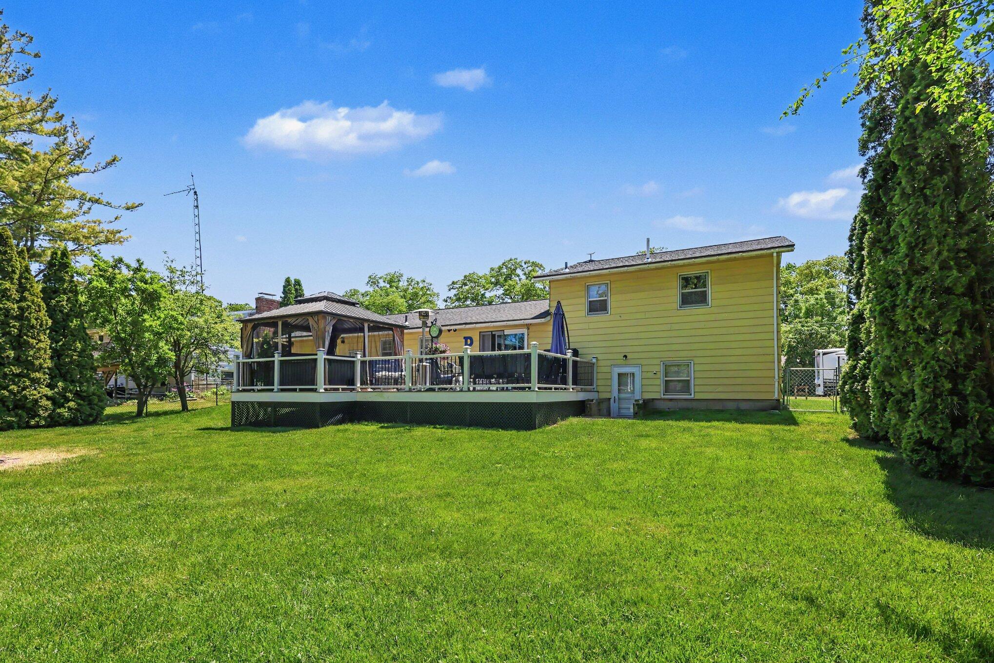 1852 Castle Avenue Muskegon MI 49441