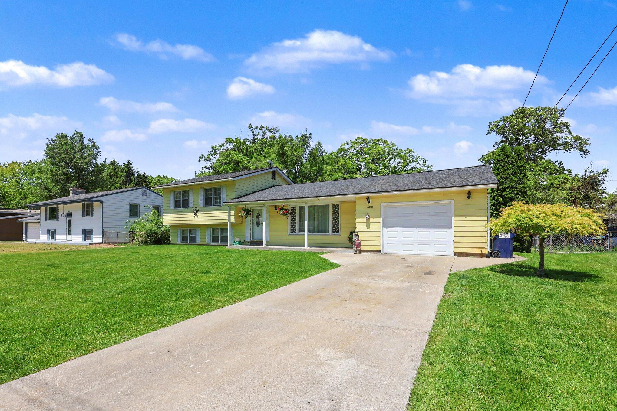1852 Castle Avenue Muskegon MI 49441