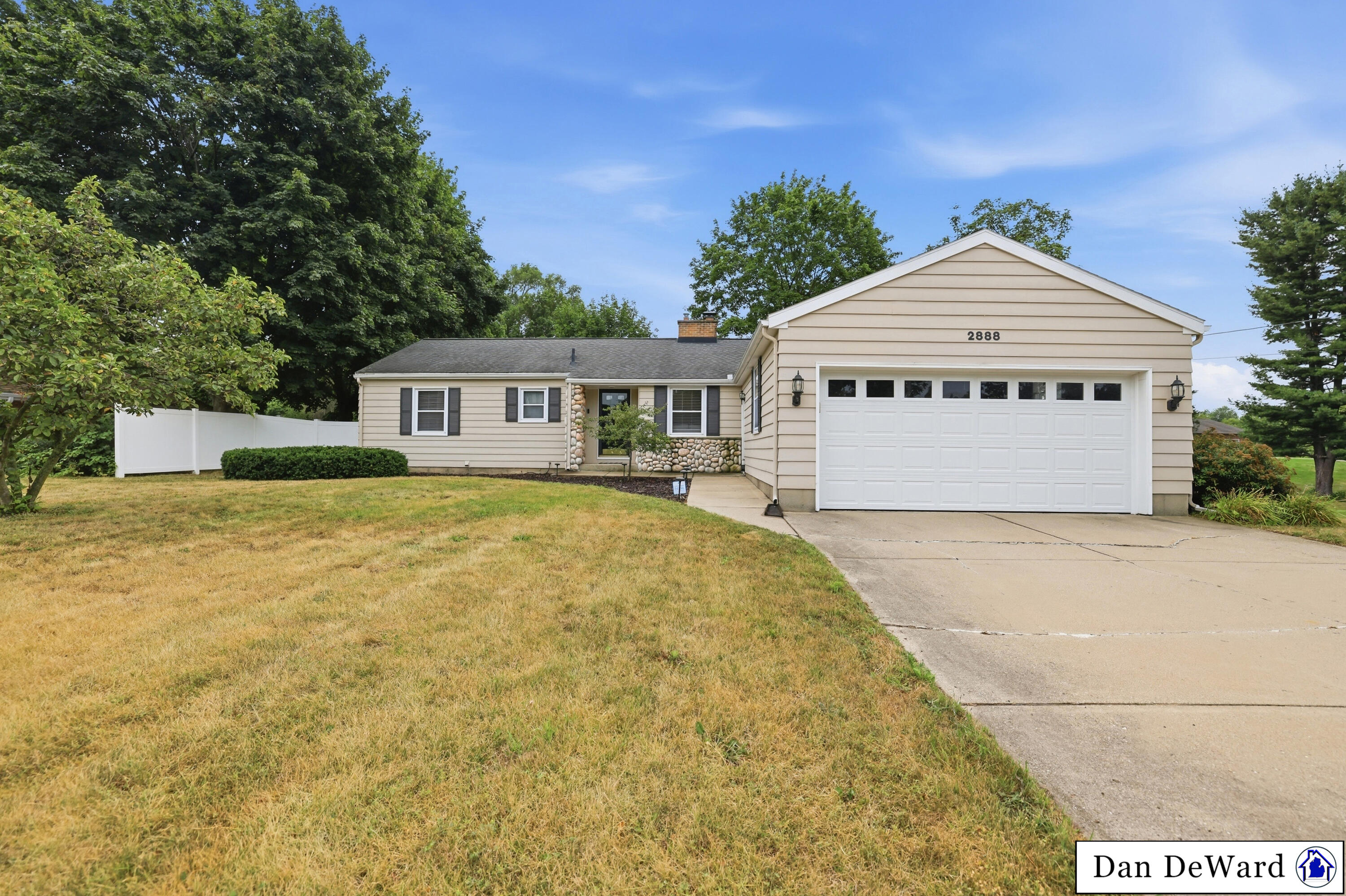 2888 4 Mile Road NW Grand Rapids MI 49544