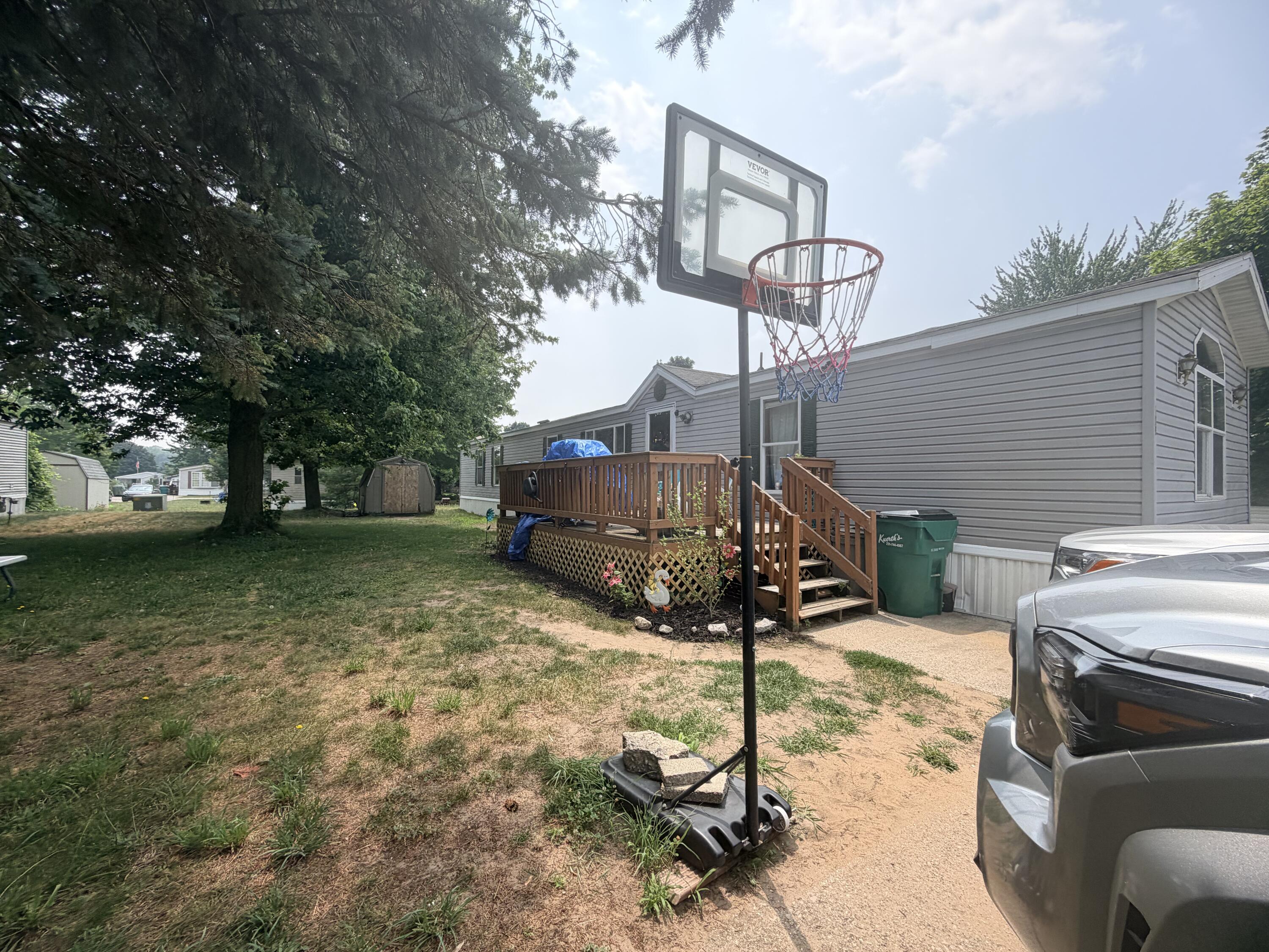 129 Elm Court Muskegon MI 49445