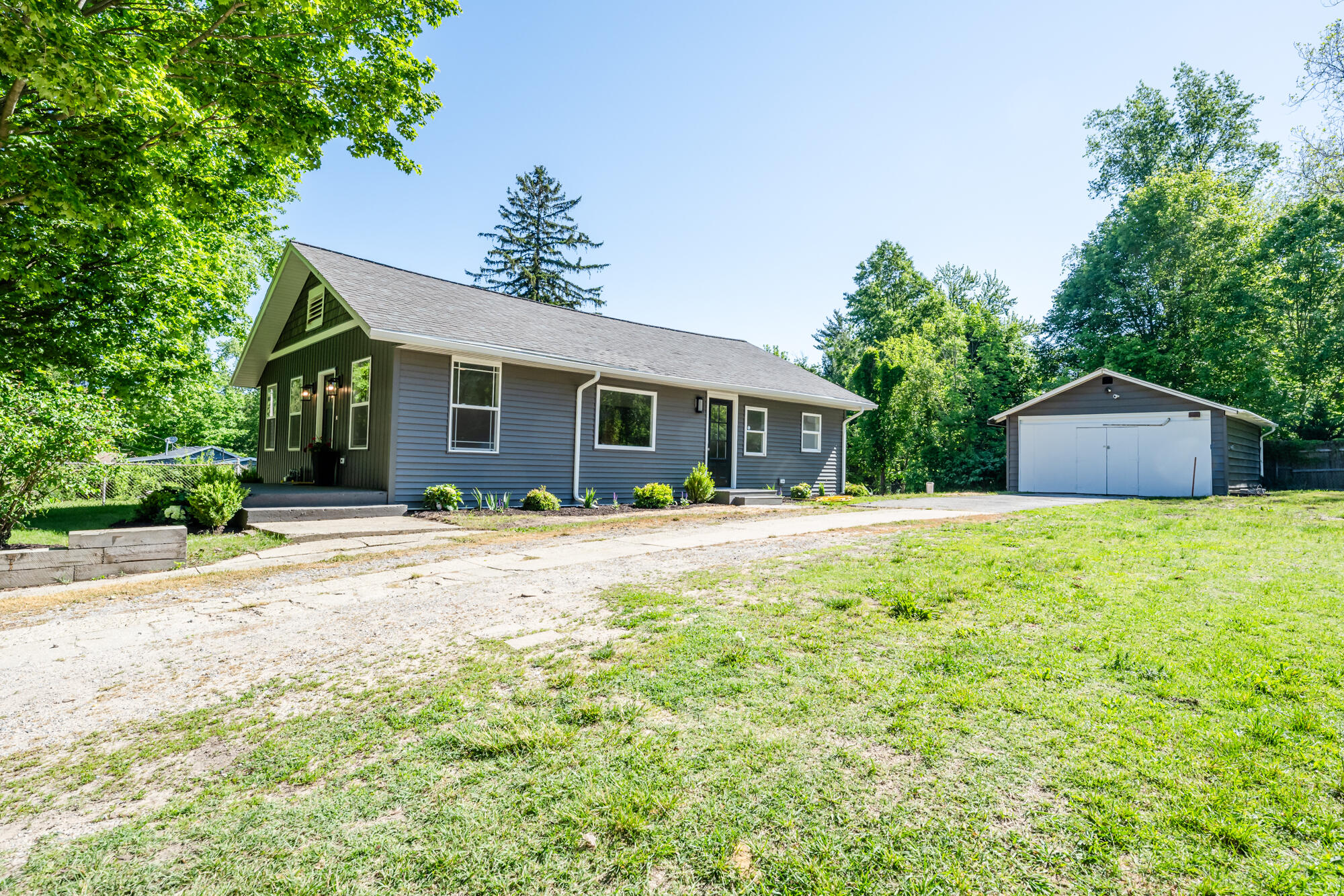 6027 Superior Street Coloma MI 49038