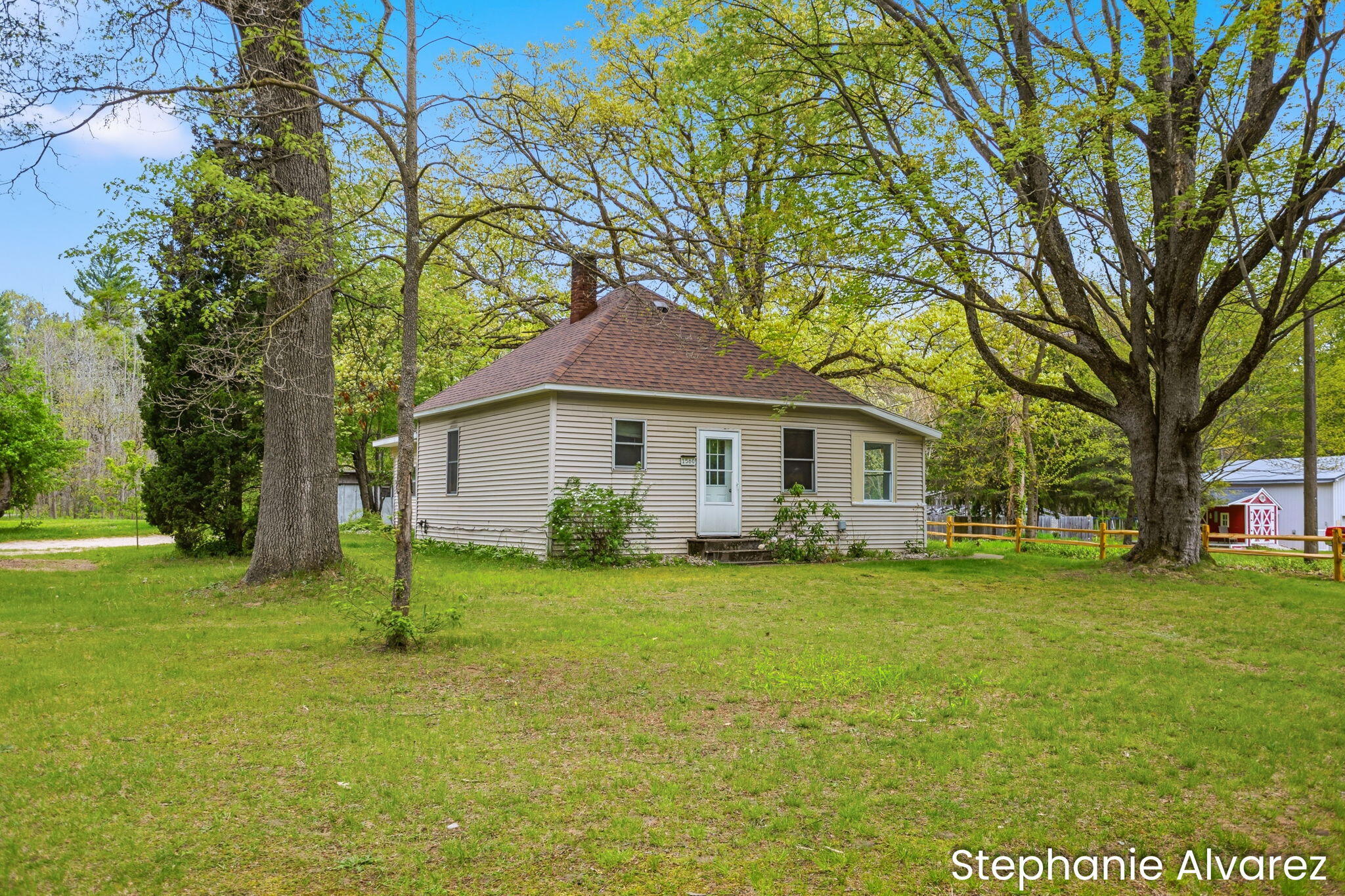 1560 E Mcmillan Road Muskegon MI 49445