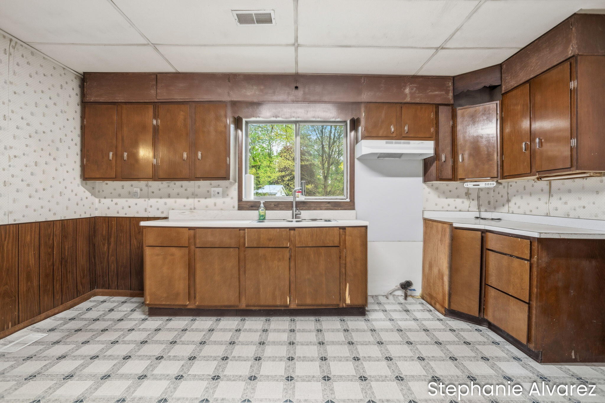 1560 E Mcmillan Road Muskegon MI 49445
