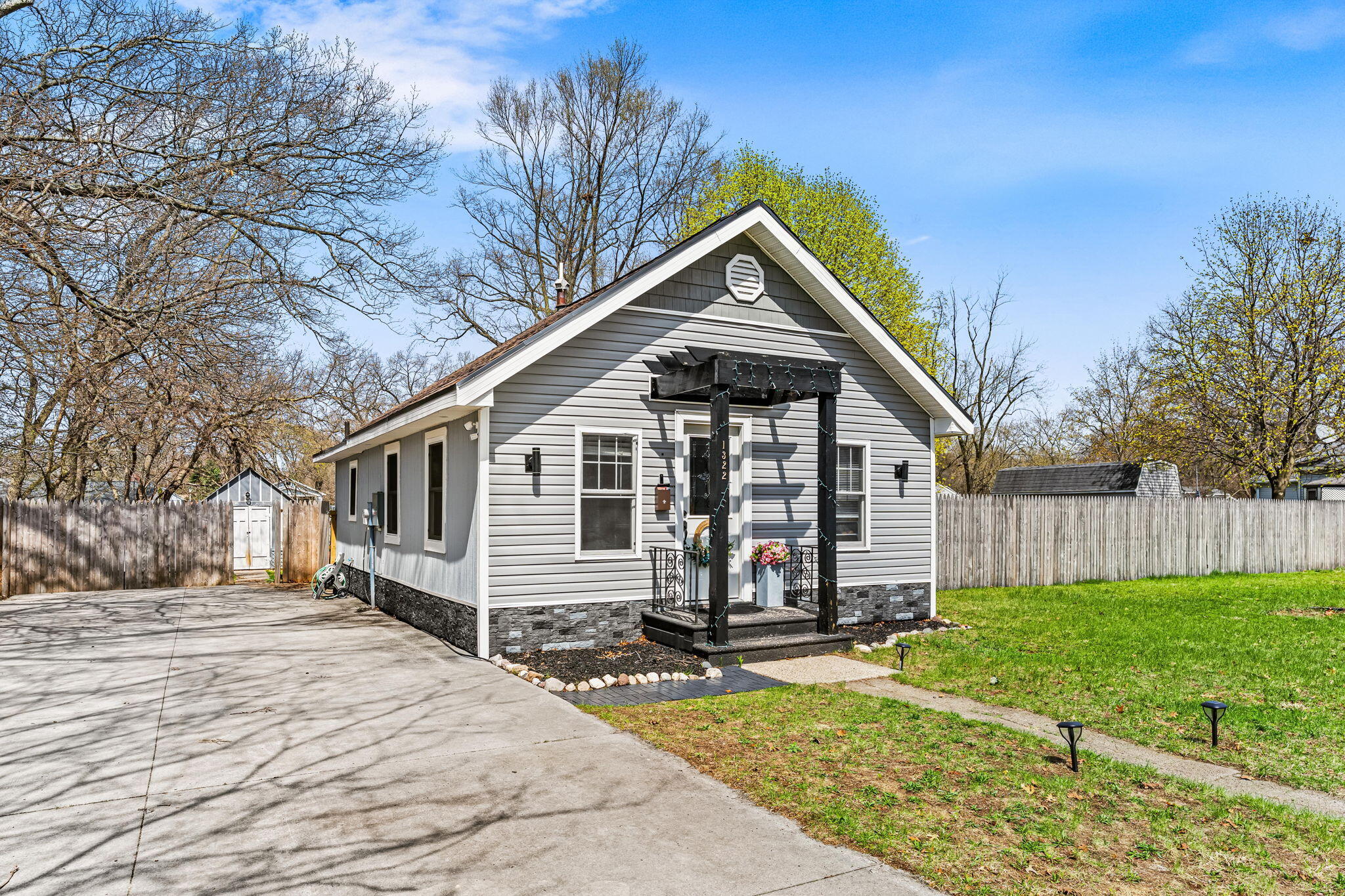 1322 Leonard Avenue Muskegon MI 49442