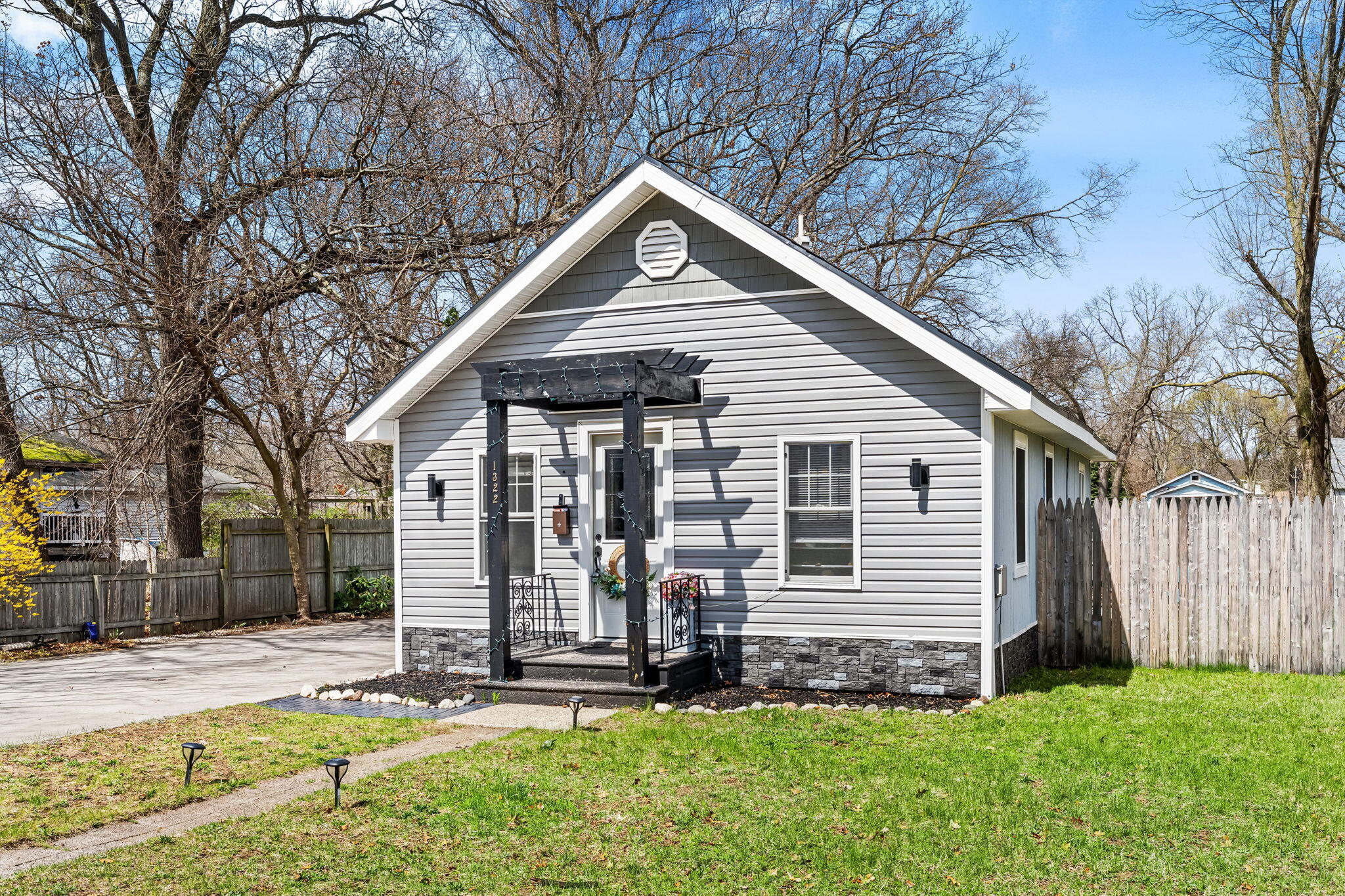 1322 Leonard Avenue Muskegon MI 49442