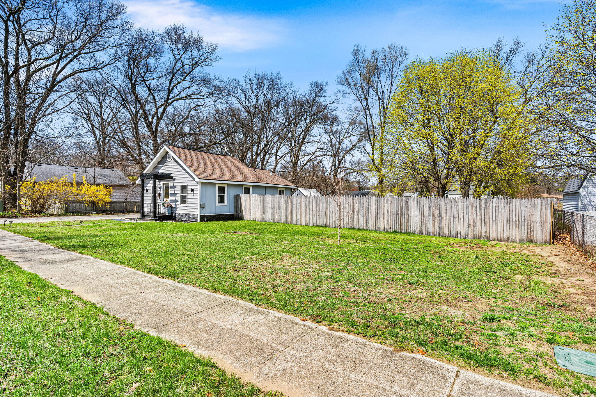 1322 Leonard Avenue Muskegon MI 49442