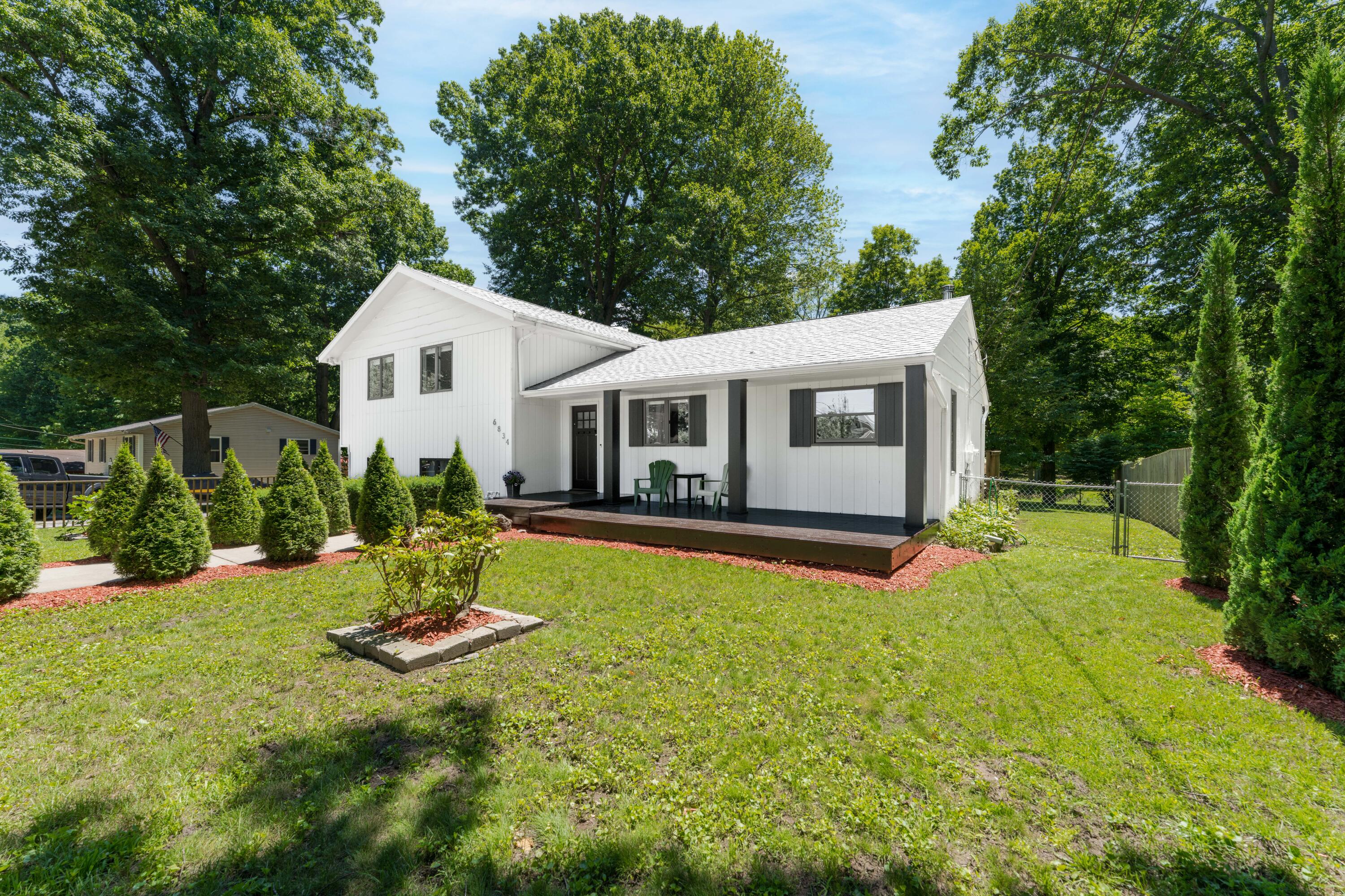 6834 Cherry Street Coloma MI 49038