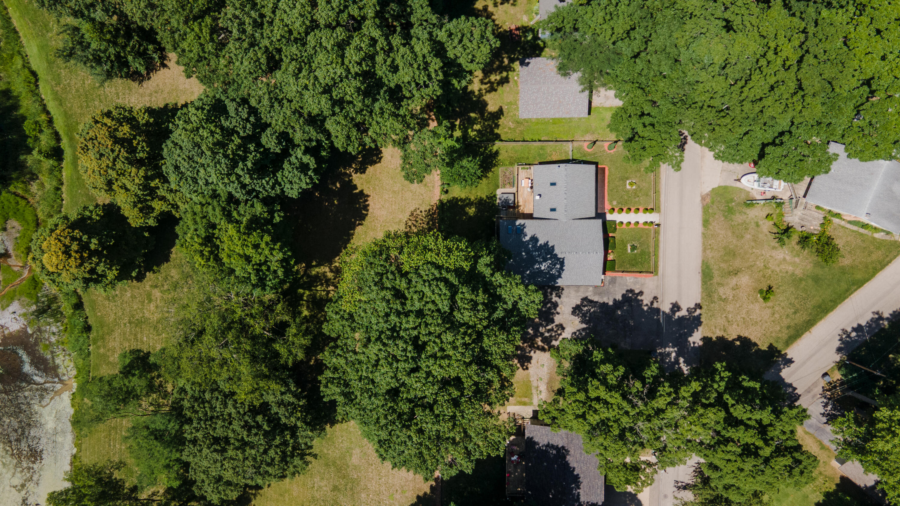 6834 Cherry Street Coloma MI 49038