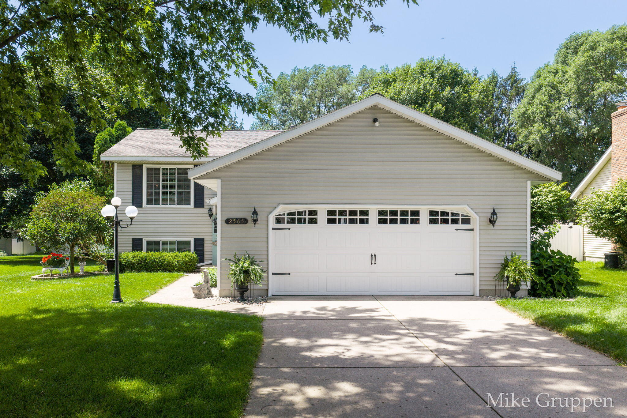 2565 Spring Court Zeeland MI 49464