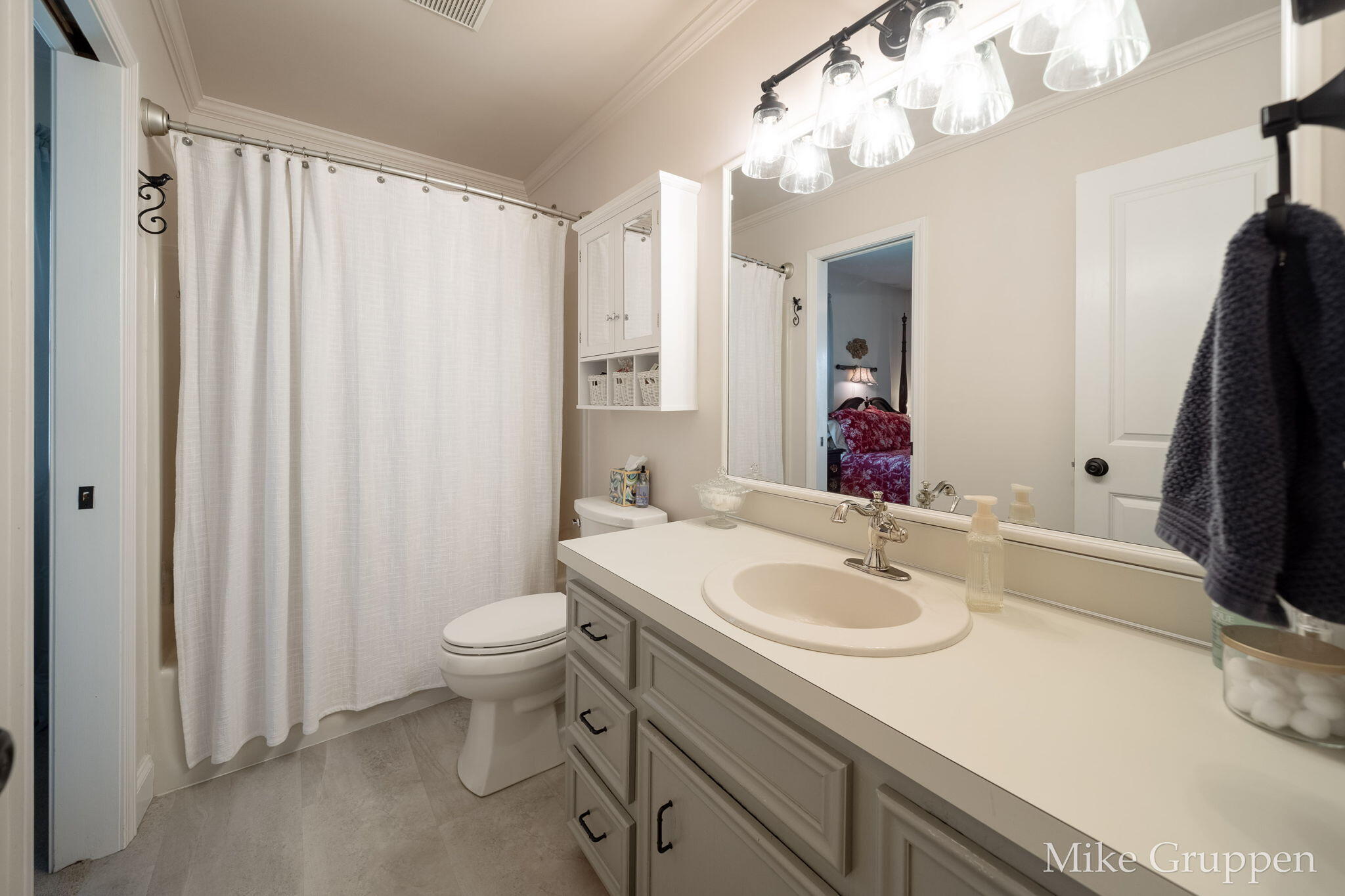 2565 Spring Court Zeeland MI 49464