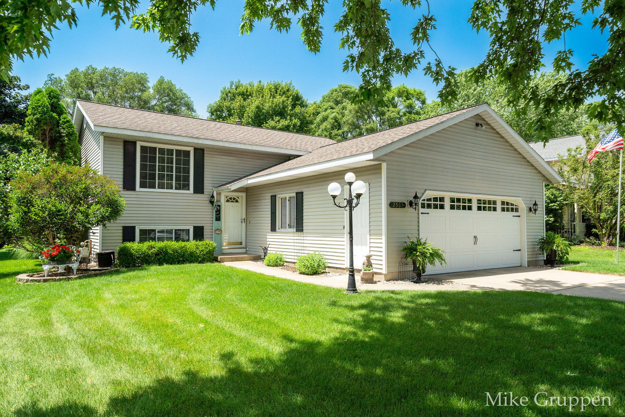2565 Spring Court Zeeland MI 49464