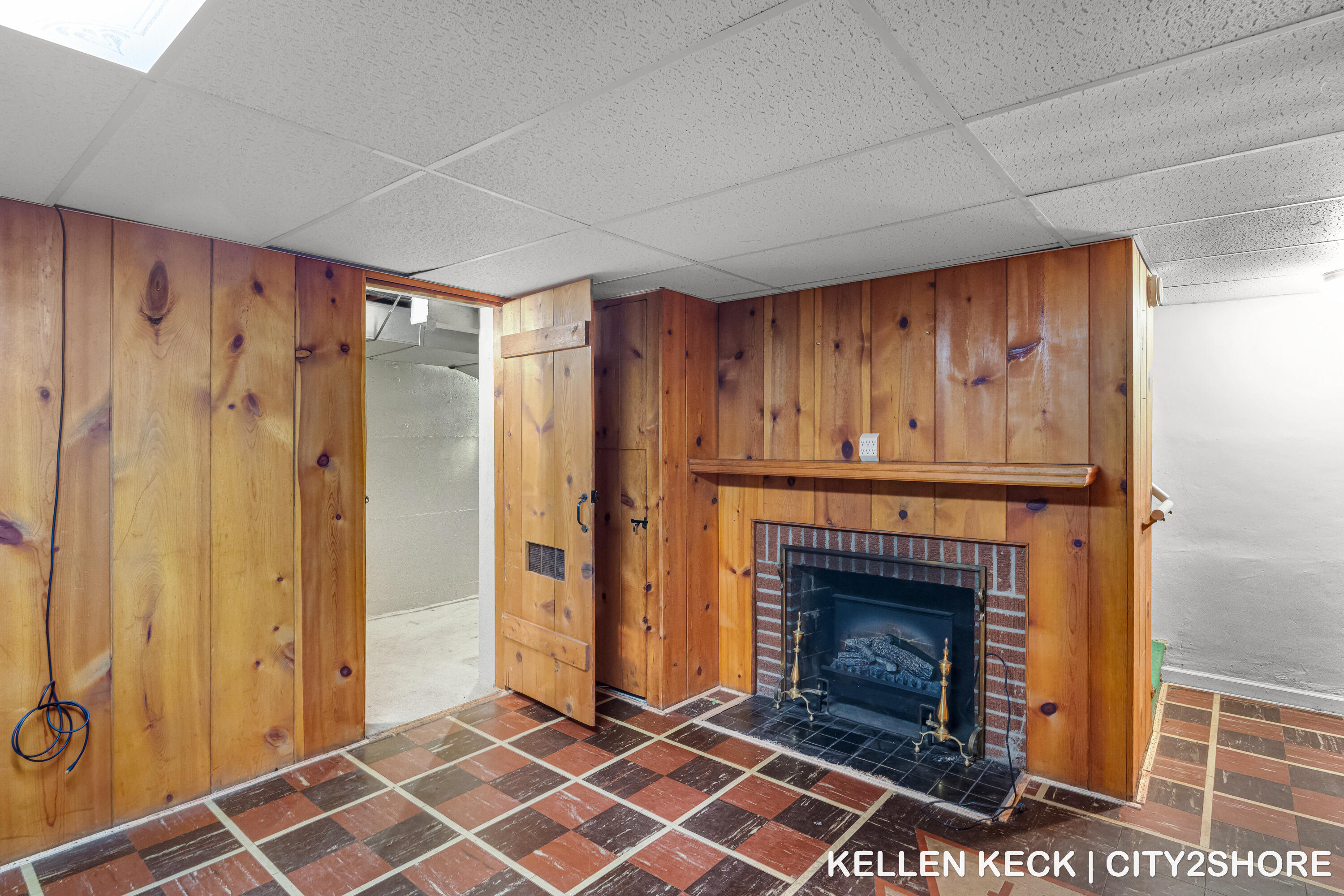 1931 Hall Street SE East Grand Rapids MI 49506