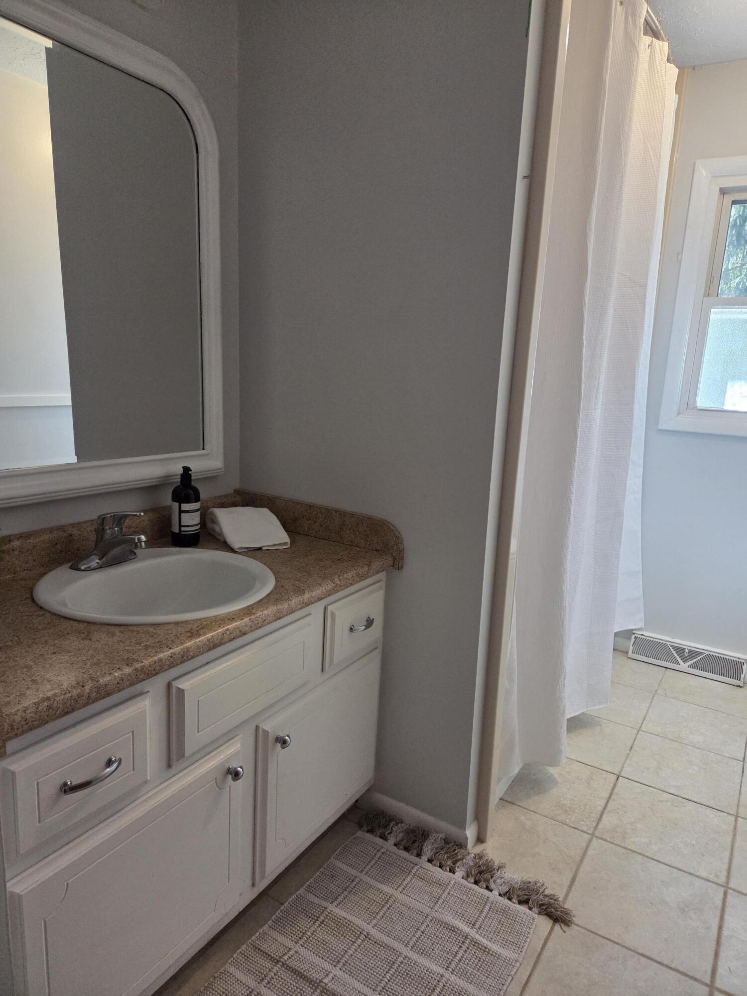 1422 Lake Avenue Portage MI 49002