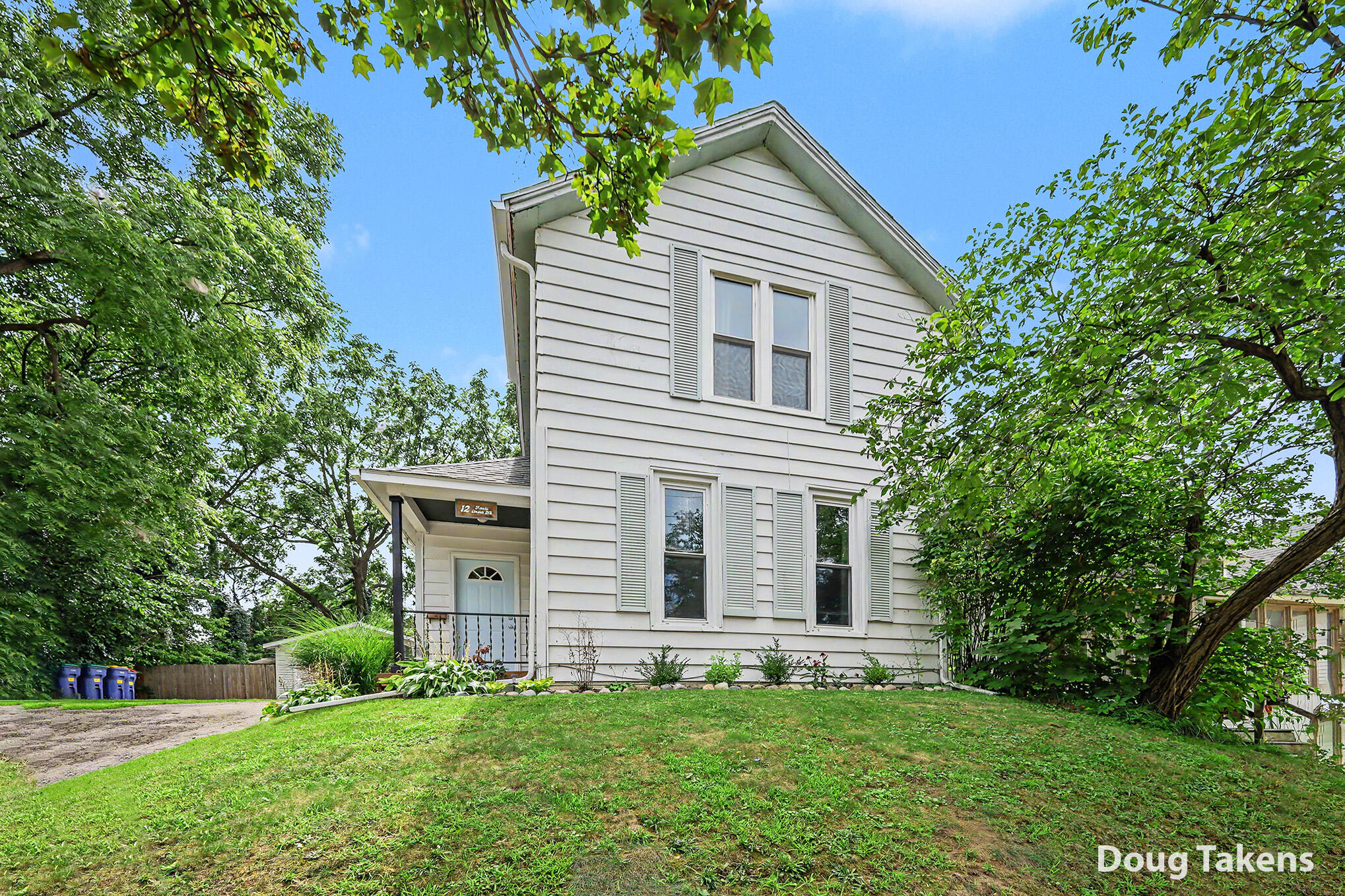12 Travis Street NE Grand Rapids MI 49505