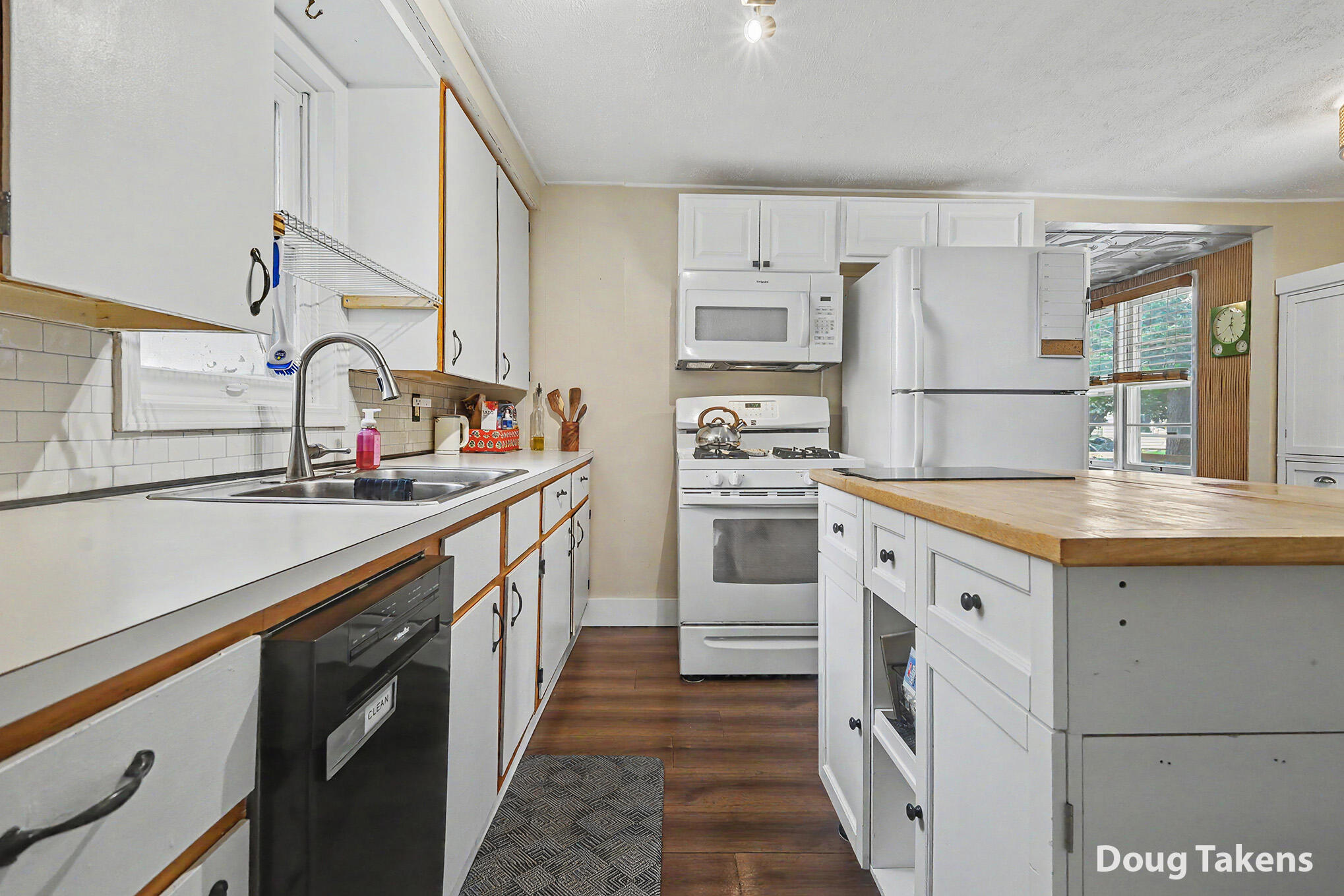 12 Travis Street NE Grand Rapids MI 49505