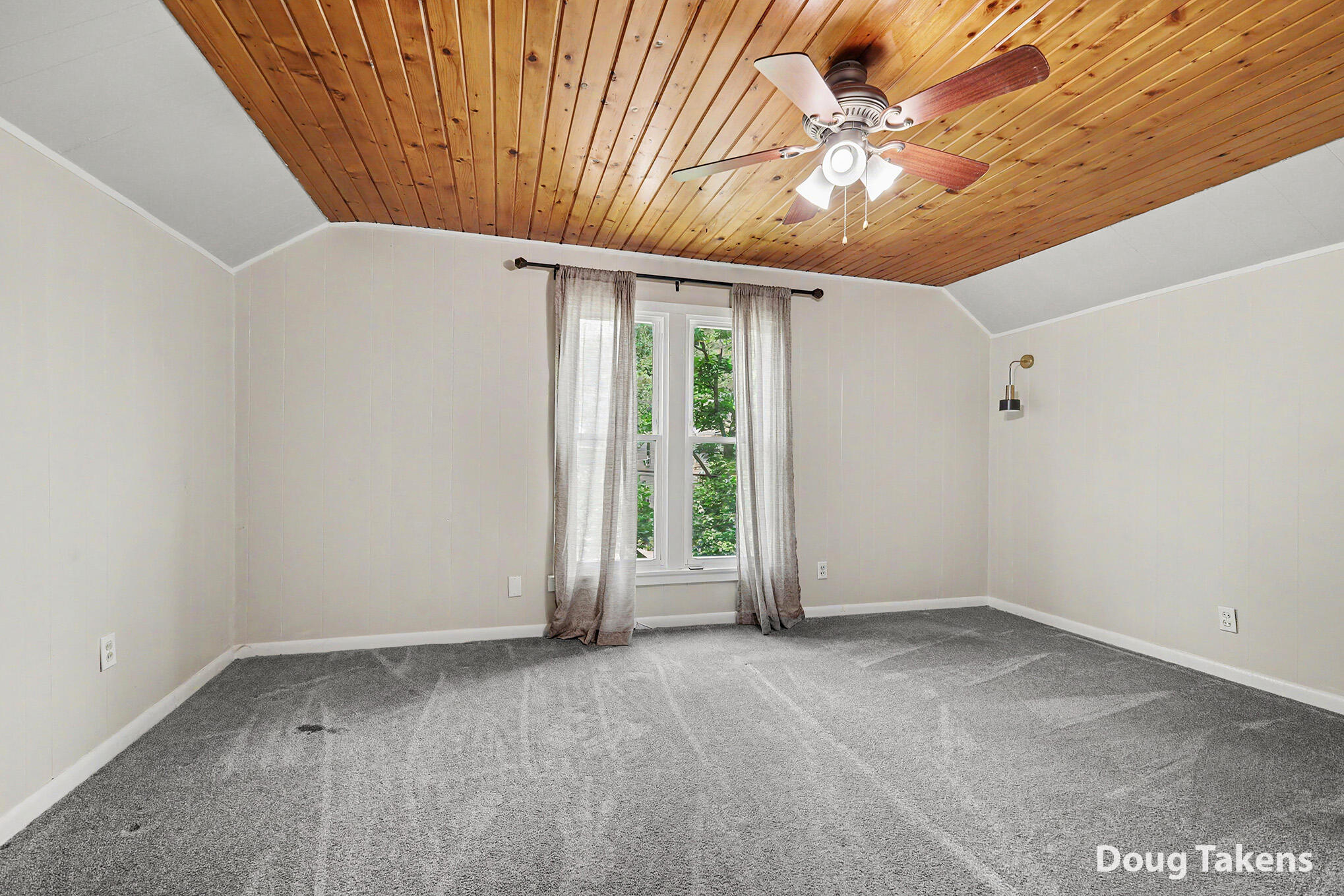 12 Travis Street NE Grand Rapids MI 49505
