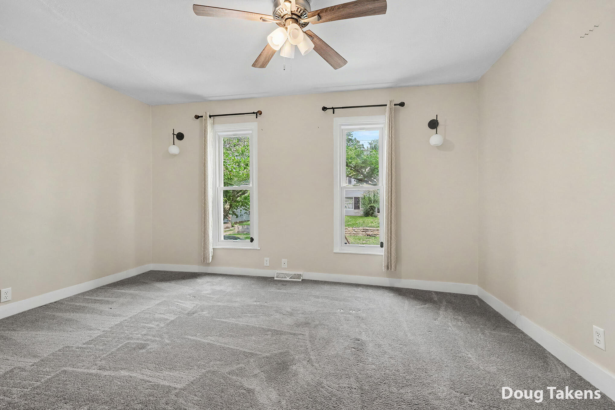 12 Travis Street NE Grand Rapids MI 49505