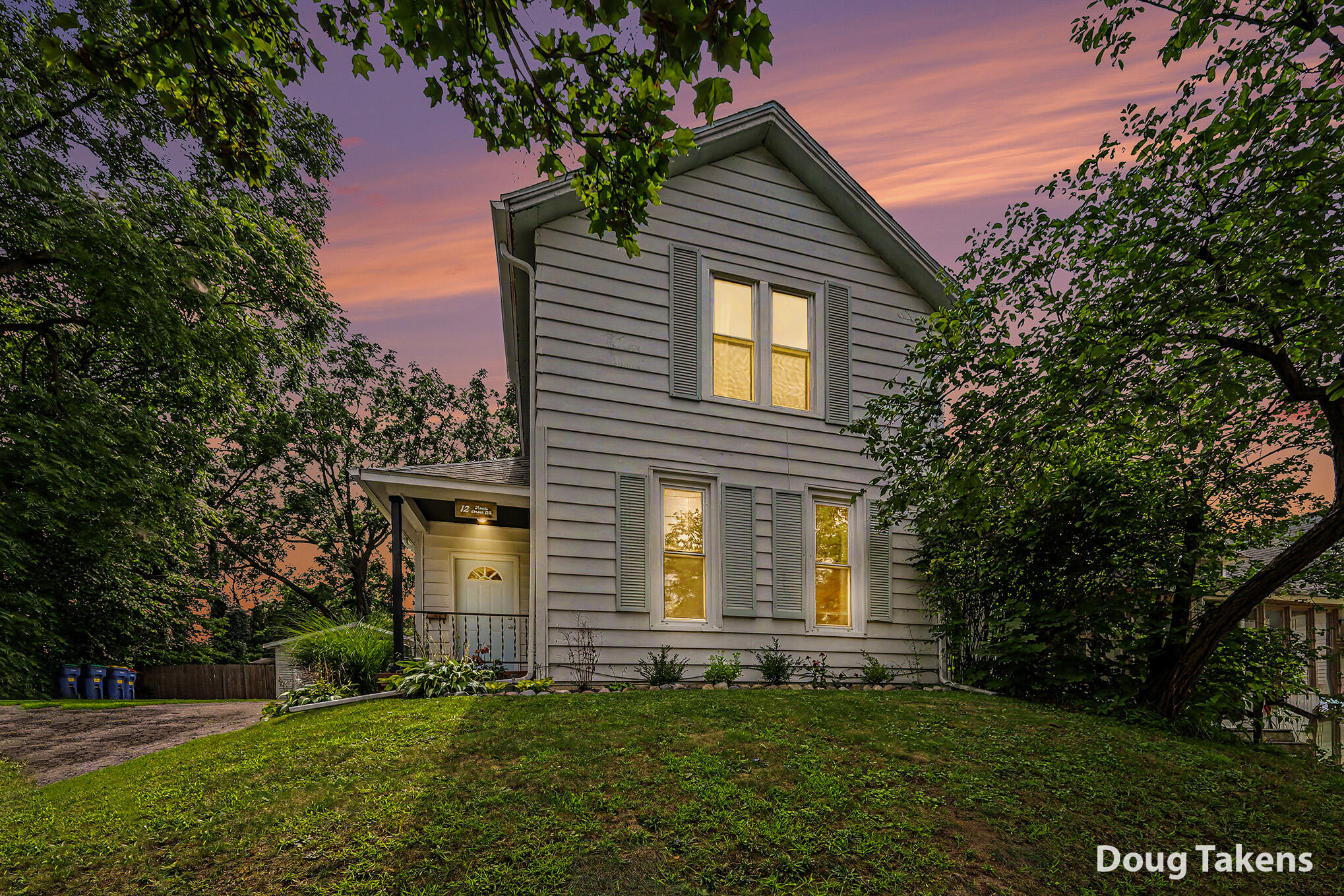 12 Travis Street NE Grand Rapids MI 49505
