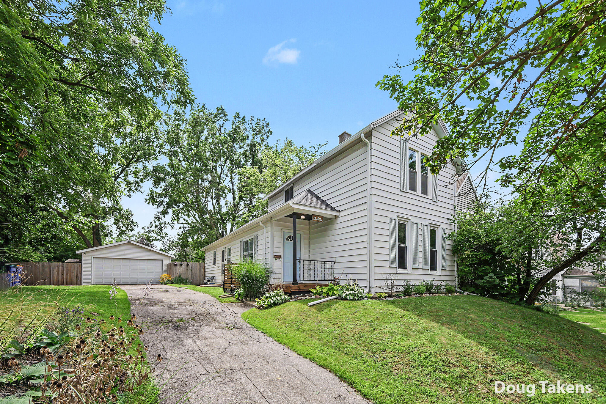 12 Travis Street NE Grand Rapids MI 49505