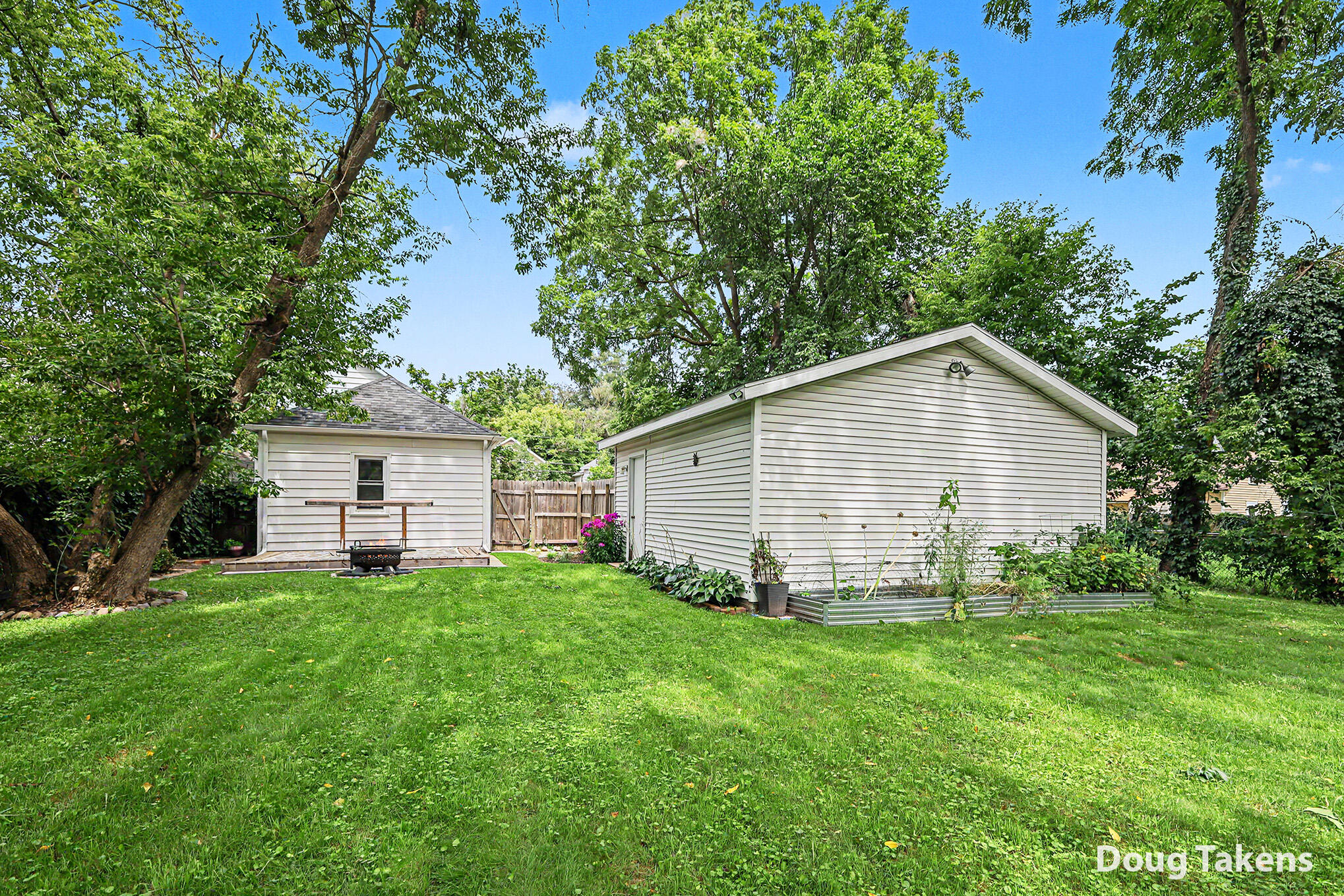 12 Travis Street NE Grand Rapids MI 49505
