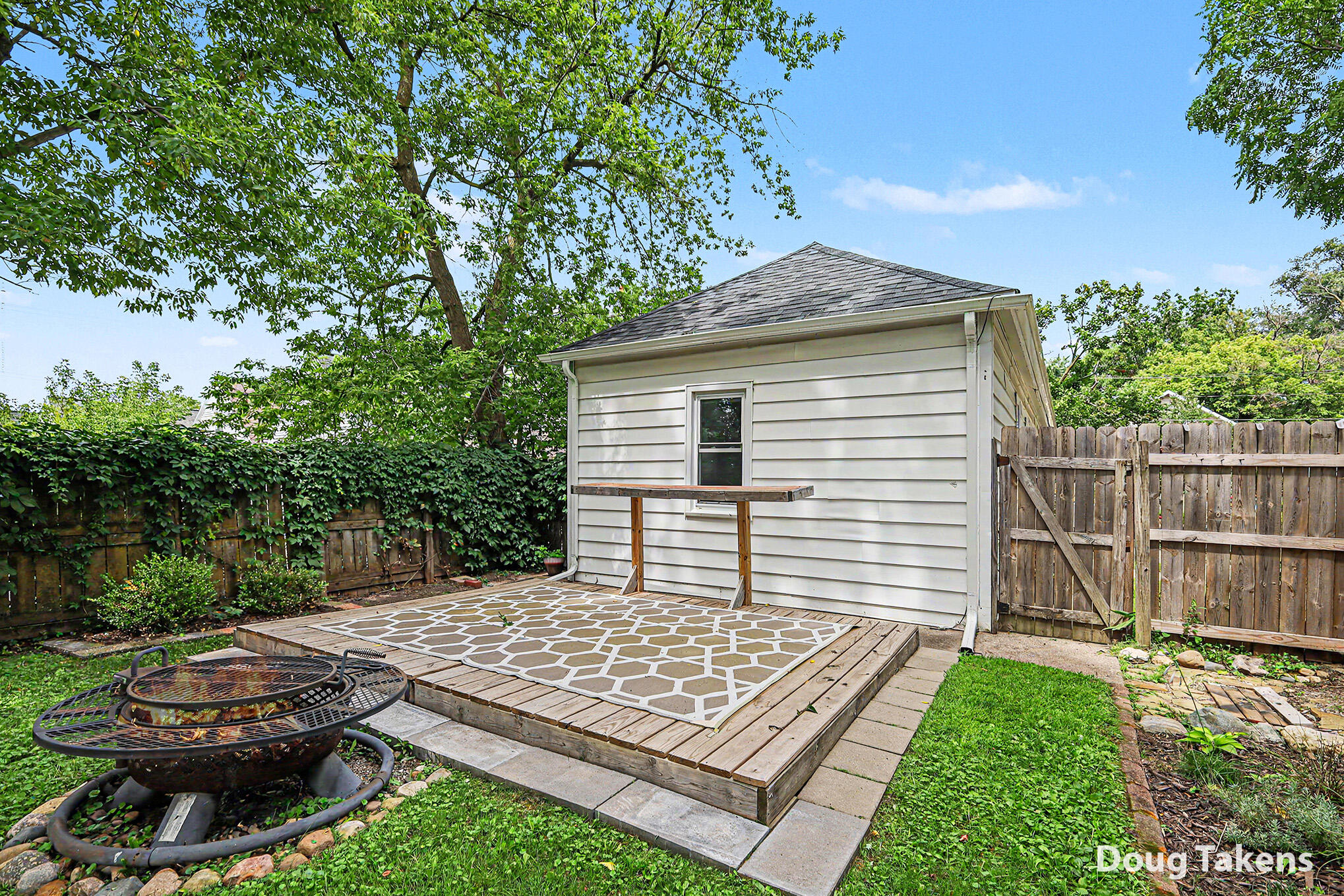 12 Travis Street NE Grand Rapids MI 49505