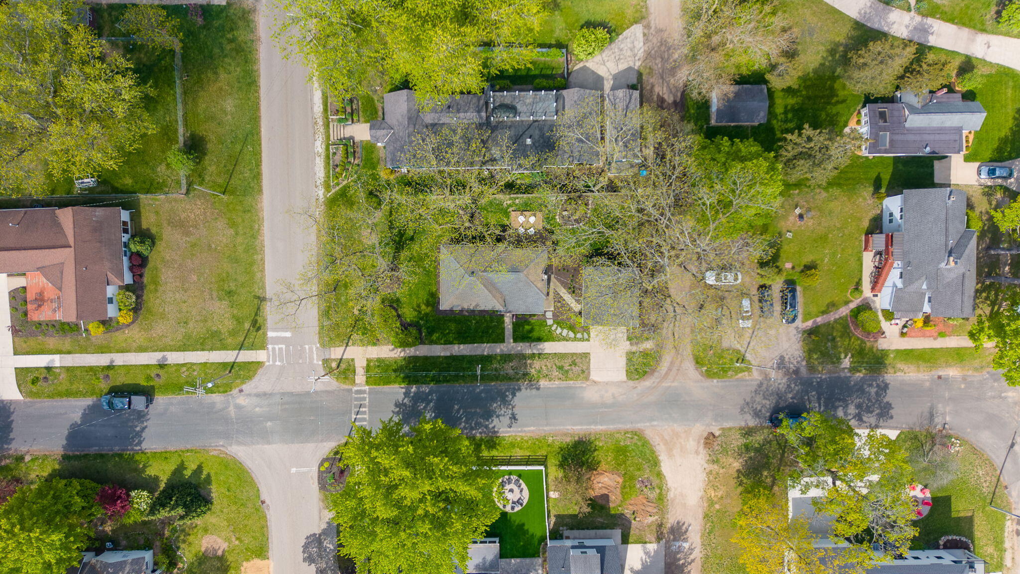 118 S Spring Street Douglas MI 49406