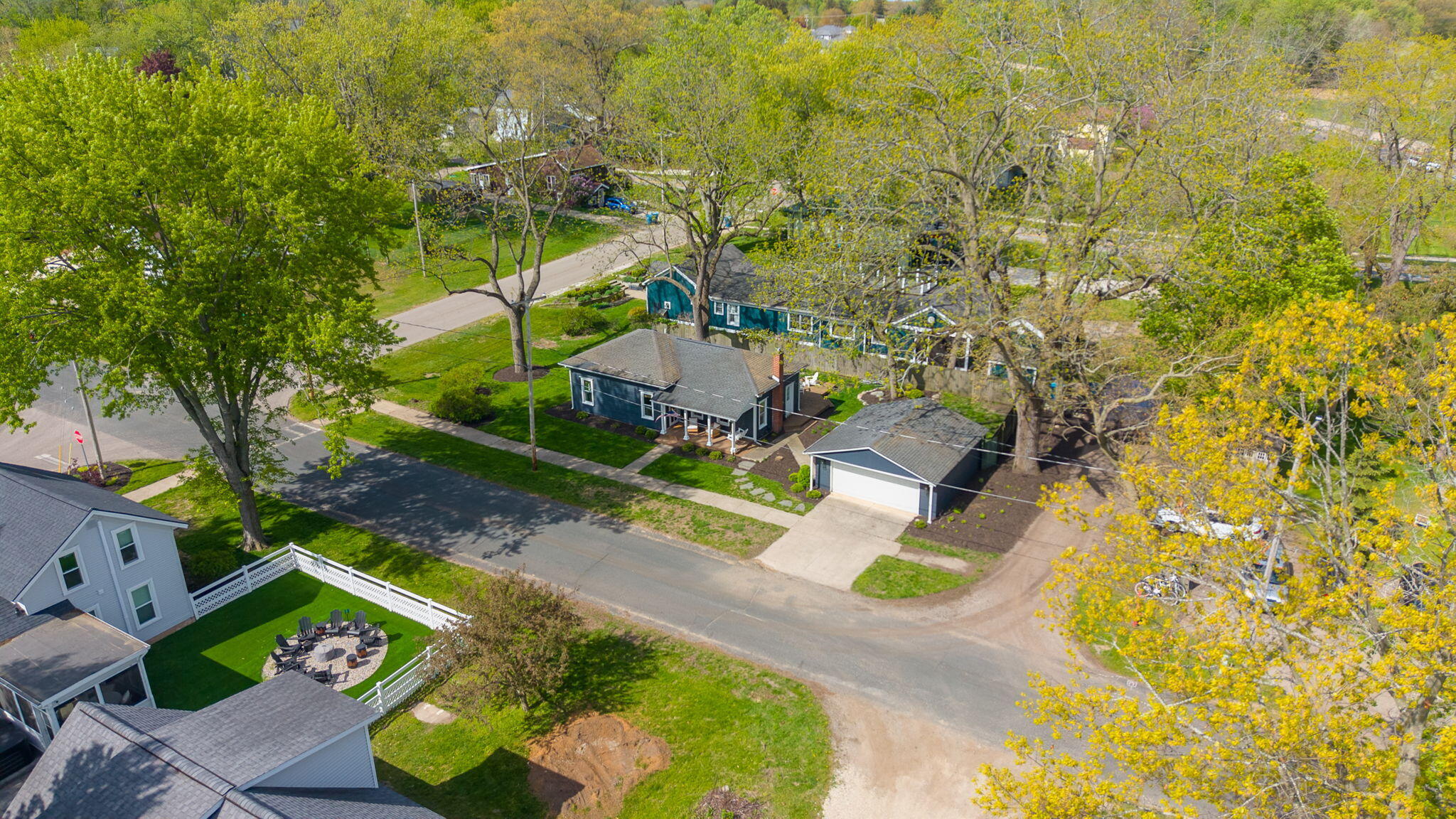 118 S Spring Street Douglas MI 49406