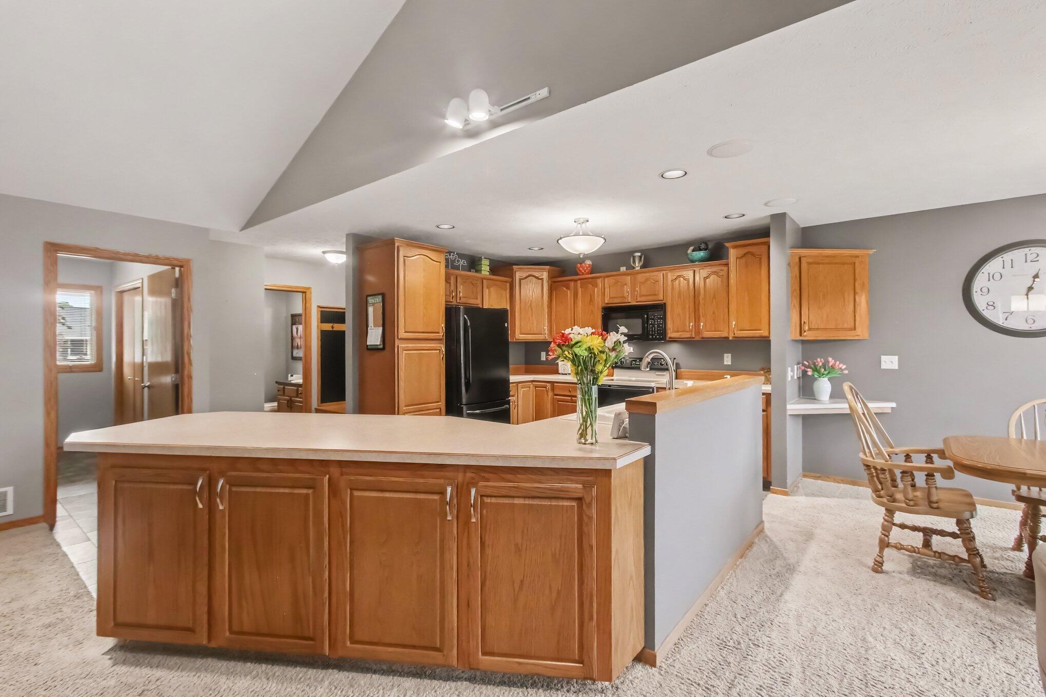 898 Mid Bluff Drive Zeeland MI 49464