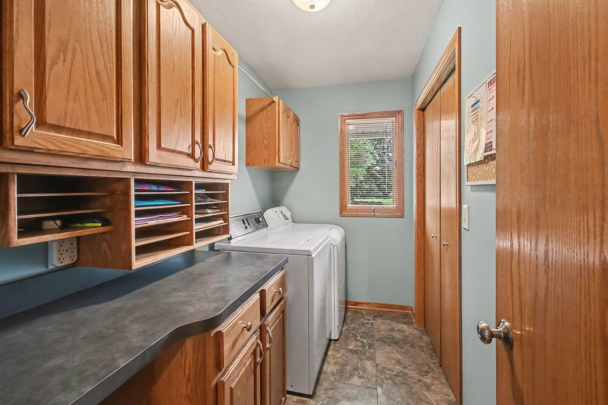 898 Mid Bluff Drive Zeeland MI 49464
