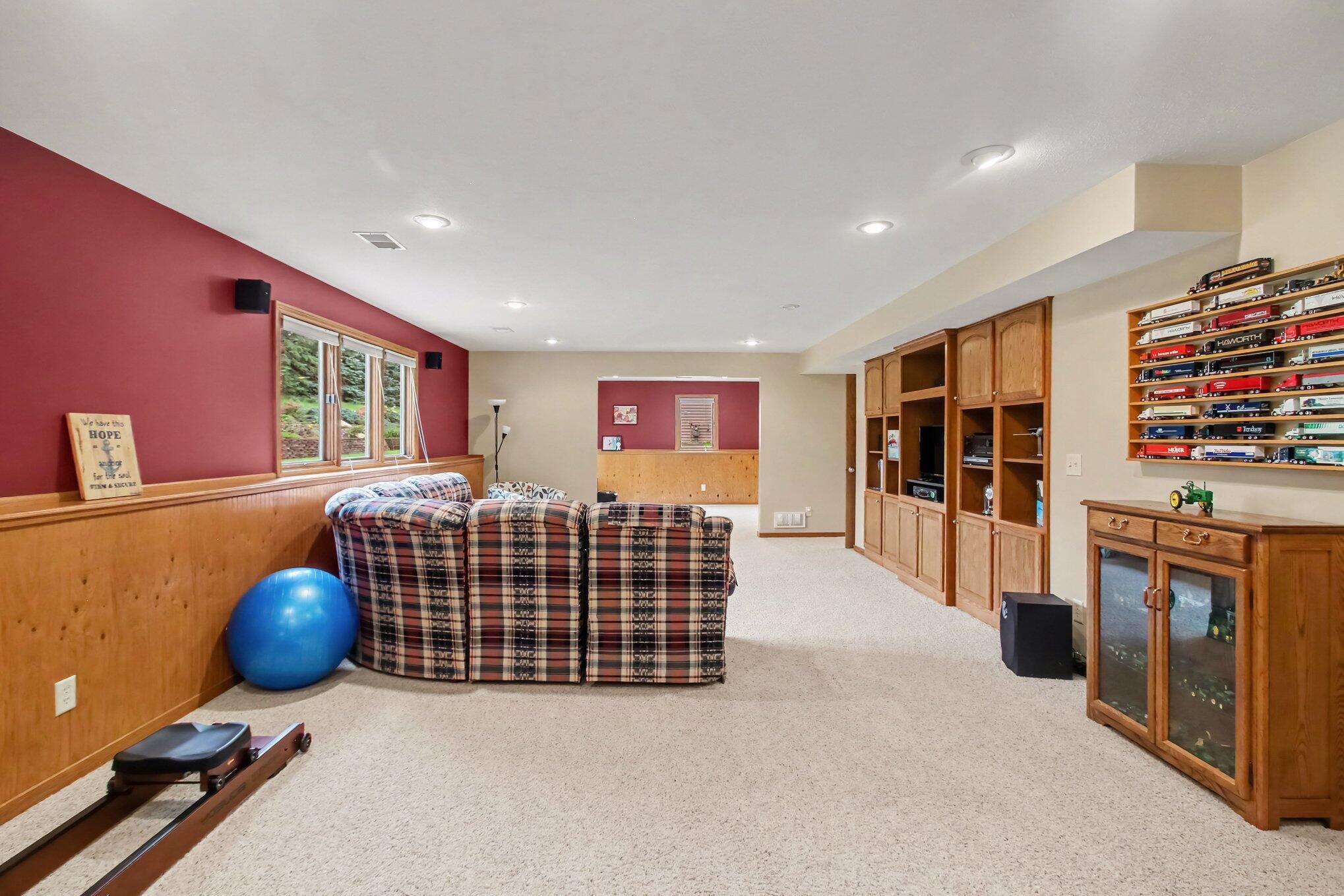 898 Mid Bluff Drive Zeeland MI 49464