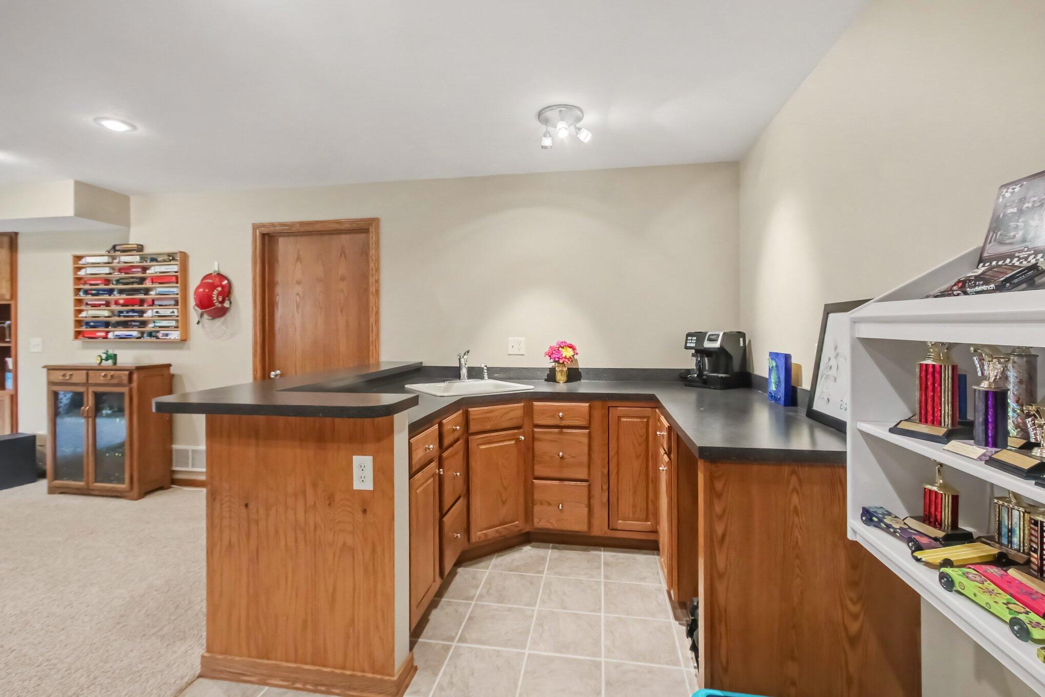 898 Mid Bluff Drive Zeeland MI 49464