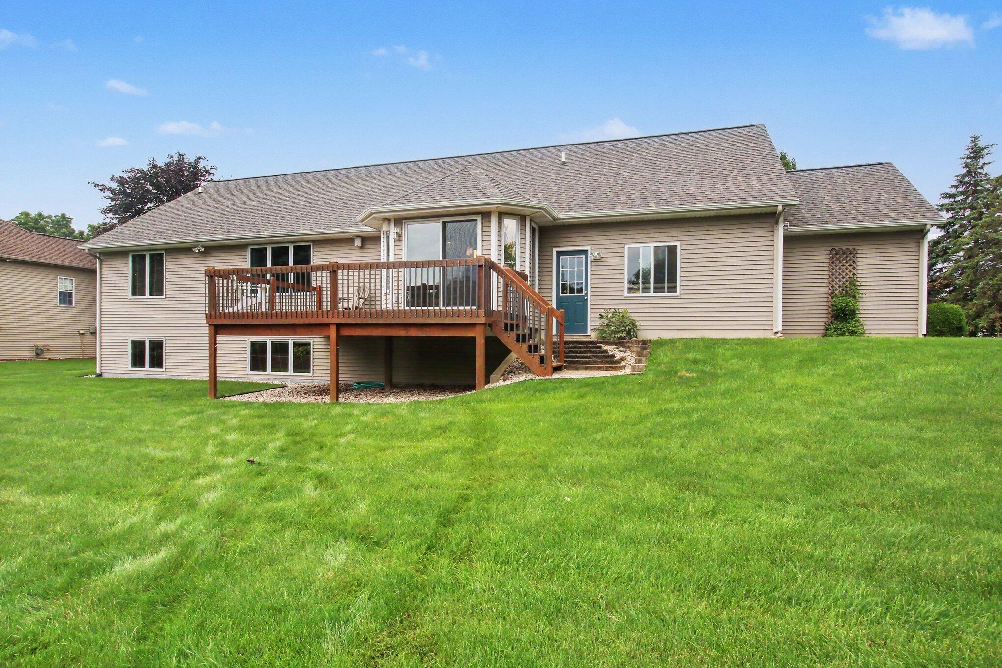 898 Mid Bluff Drive Zeeland MI 49464