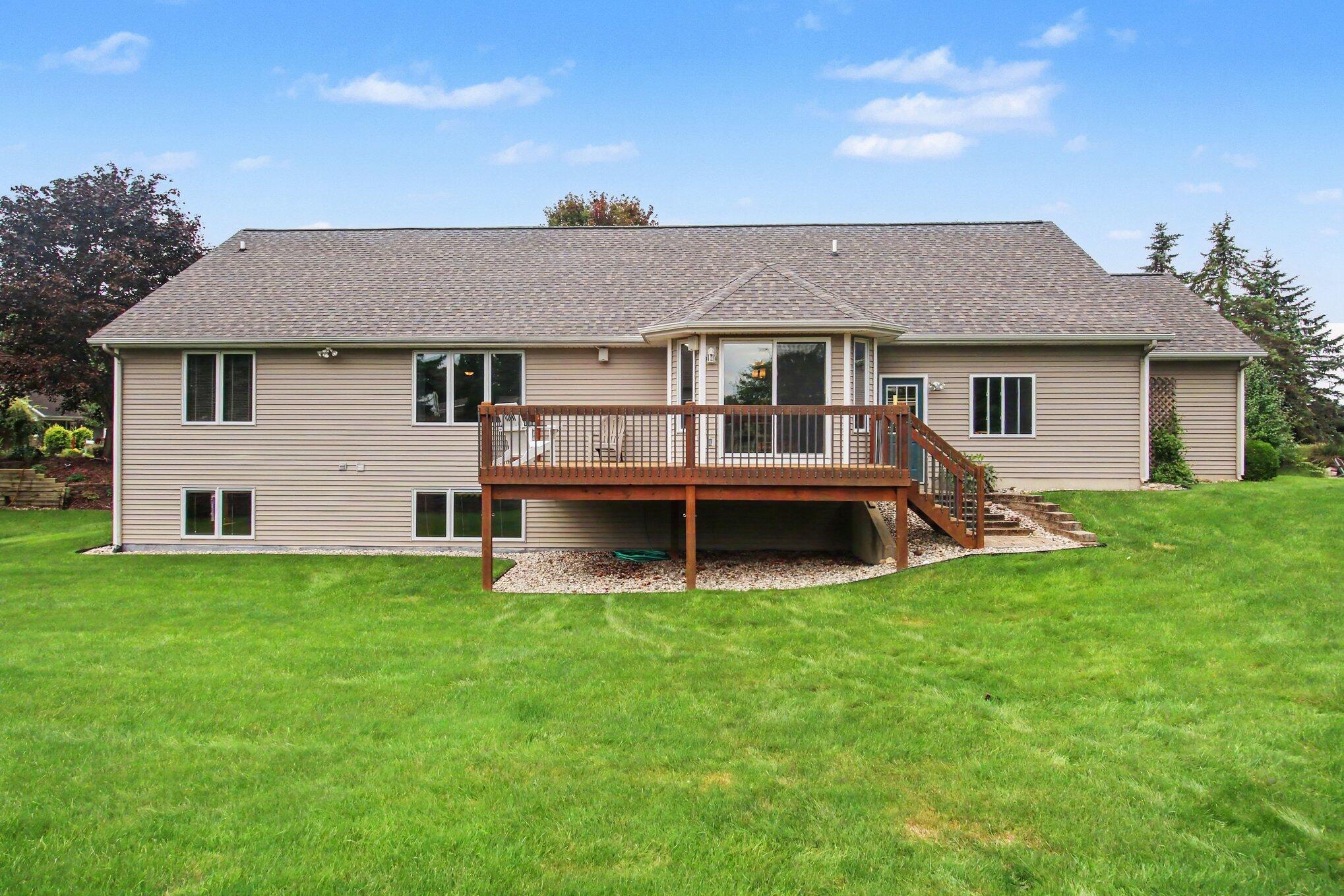 898 Mid Bluff Drive Zeeland MI 49464
