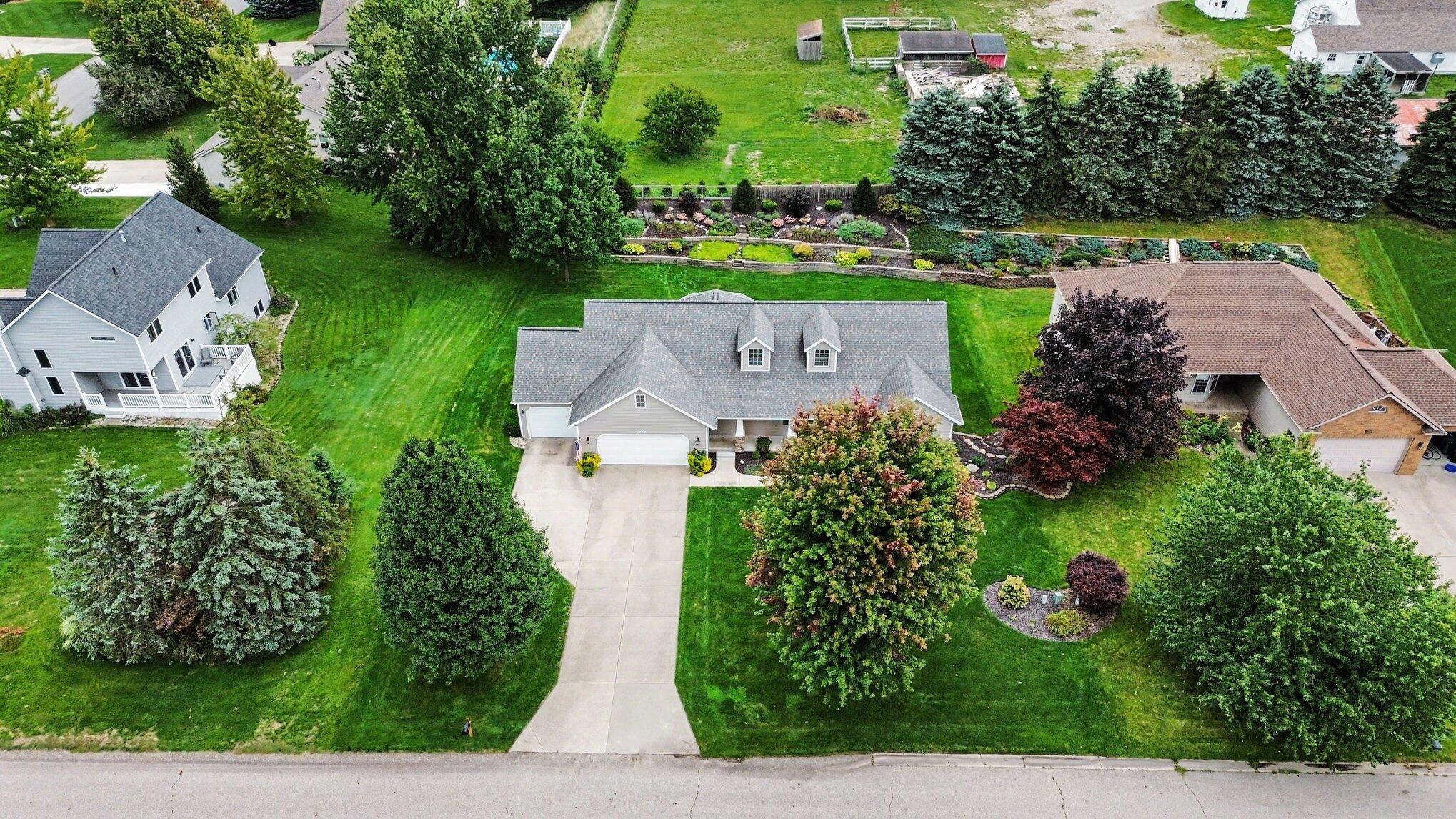 898 Mid Bluff Drive Zeeland MI 49464