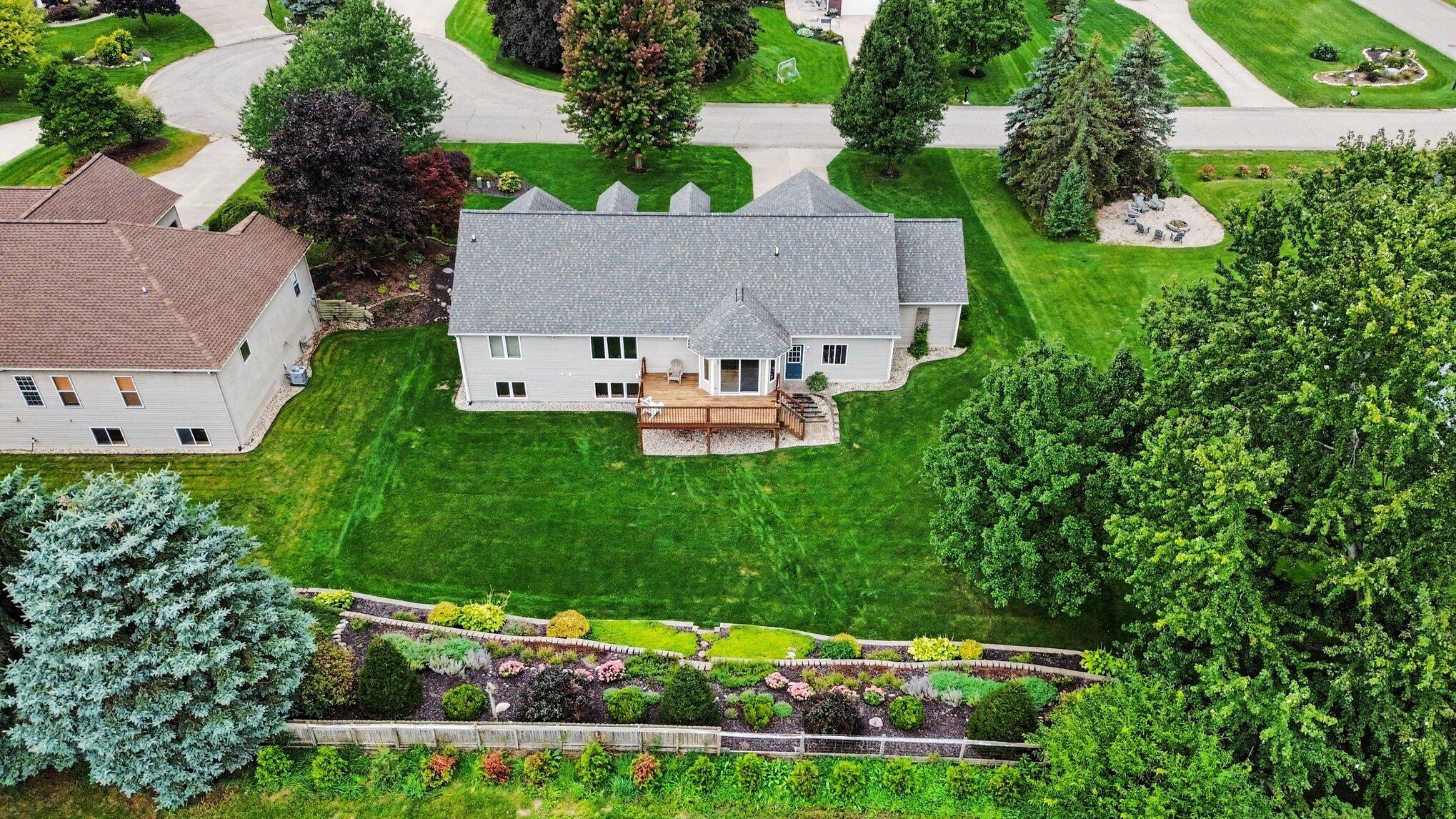 898 Mid Bluff Drive Zeeland MI 49464