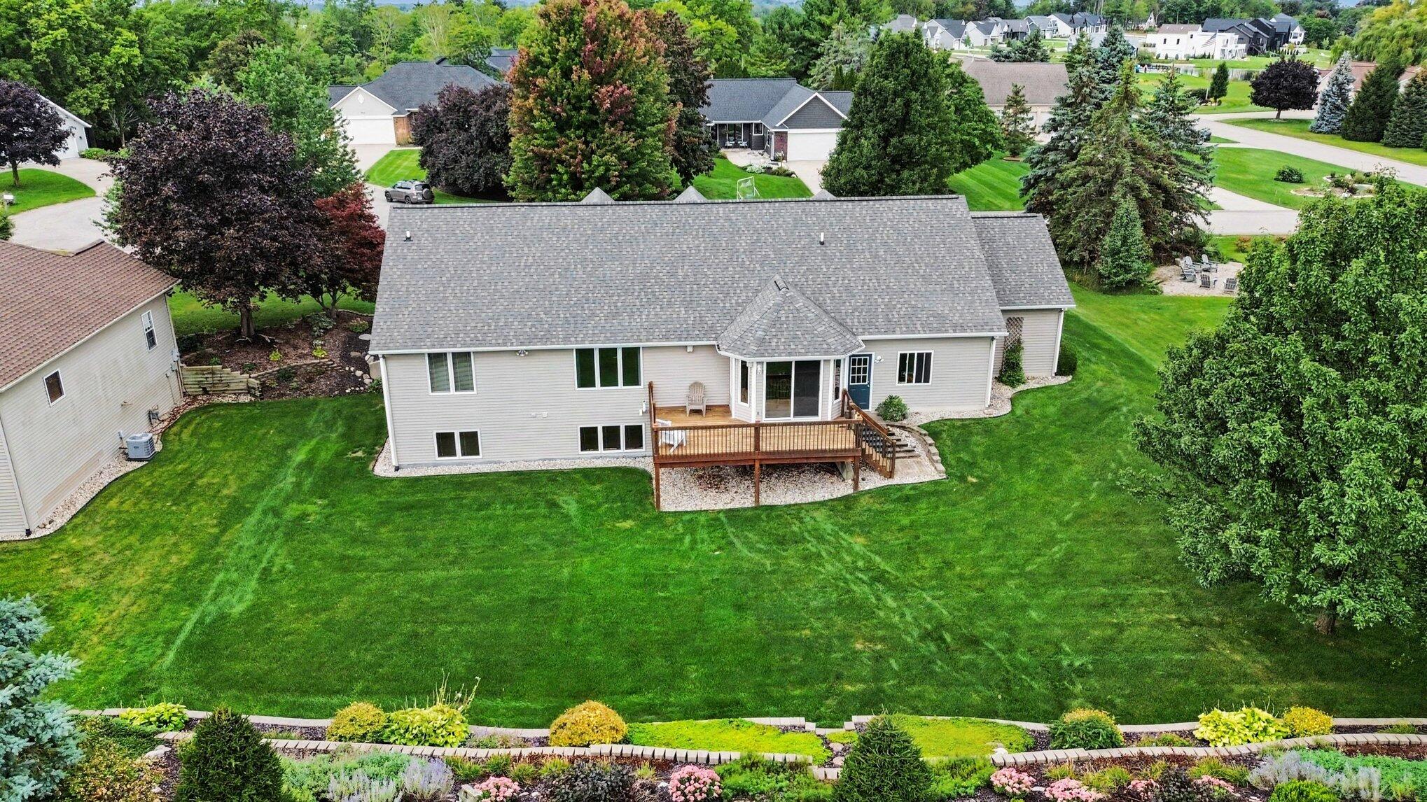 898 Mid Bluff Drive Zeeland MI 49464