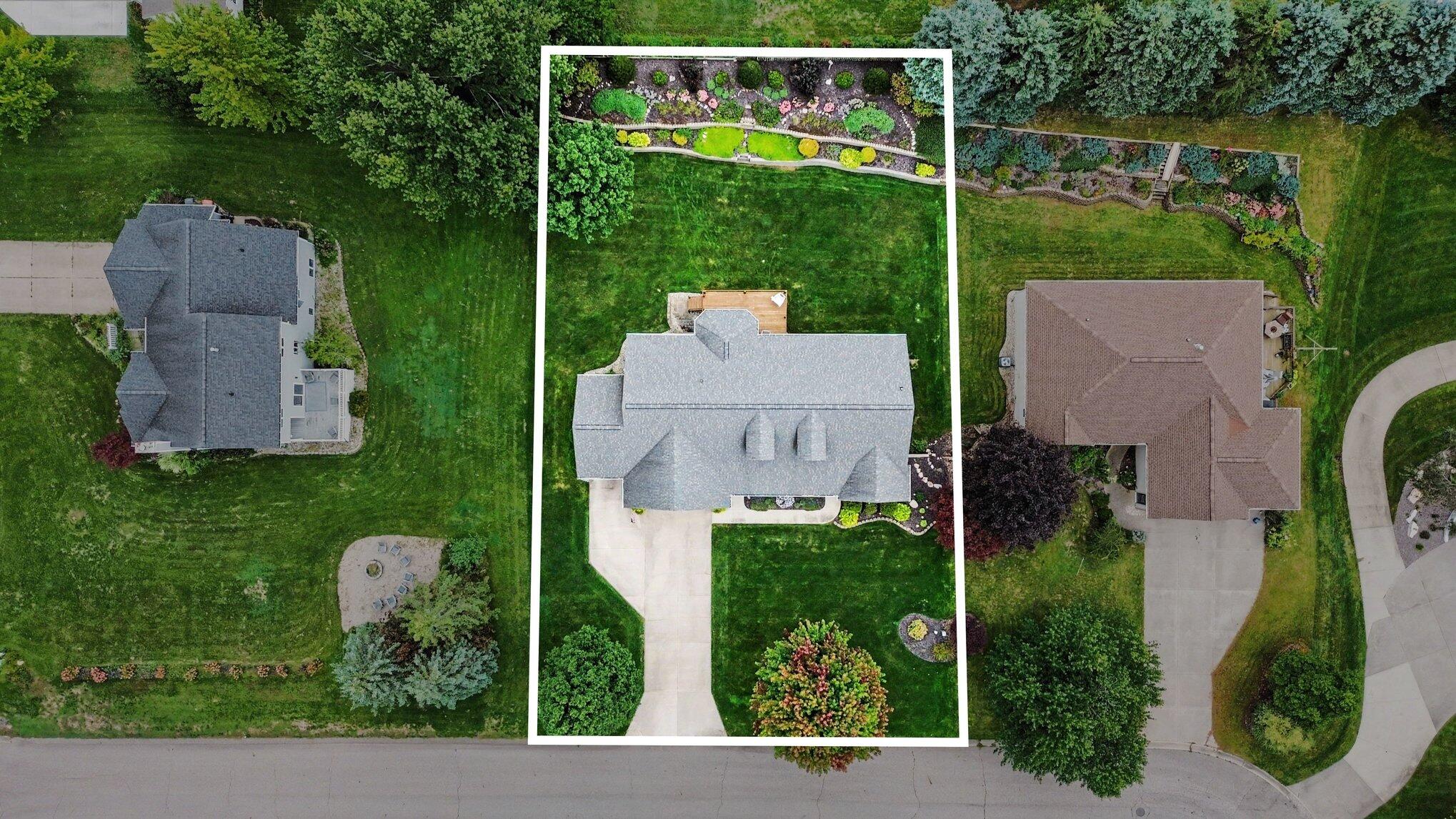 898 Mid Bluff Drive Zeeland MI 49464