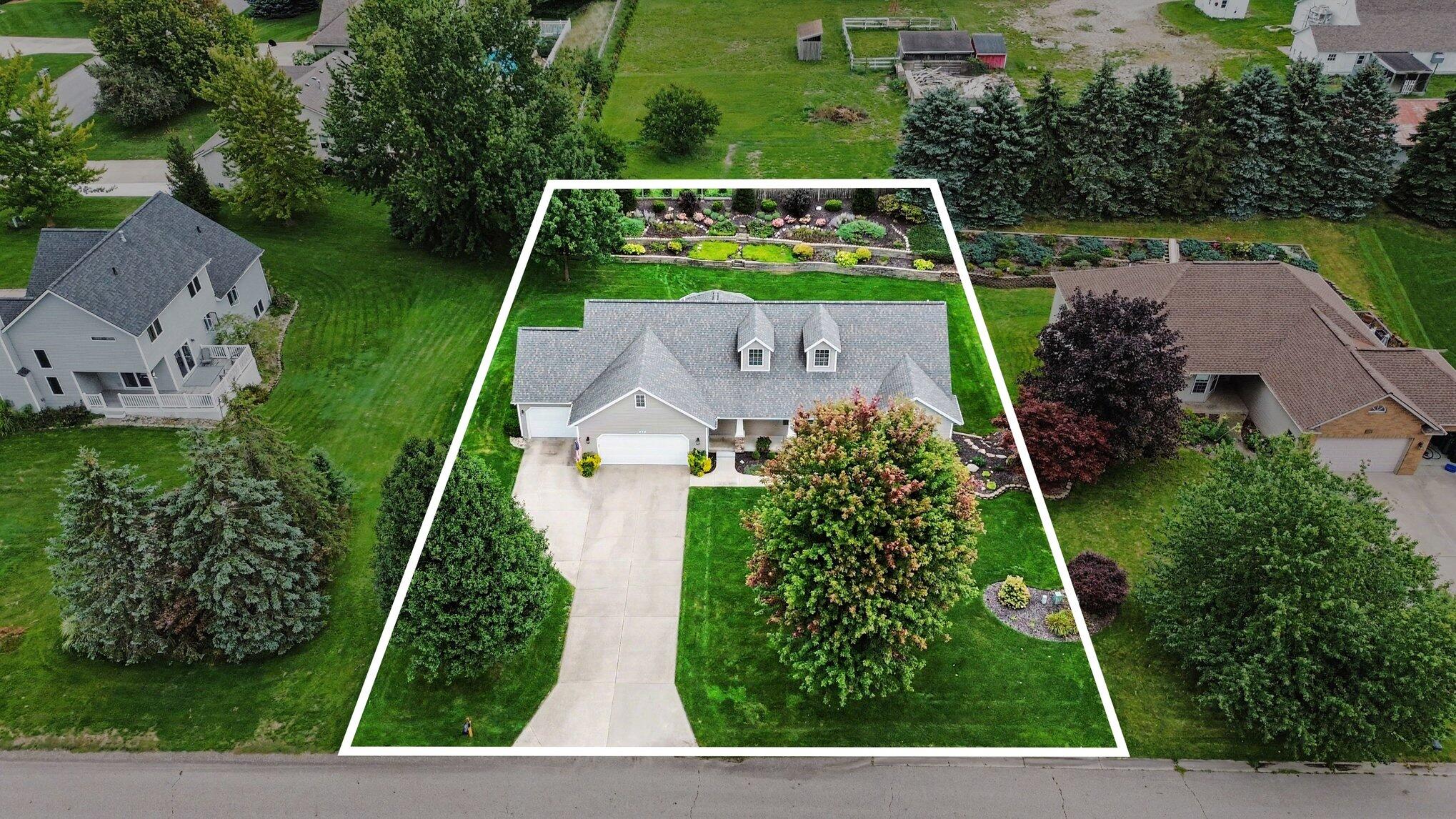 898 Mid Bluff Drive Zeeland MI 49464