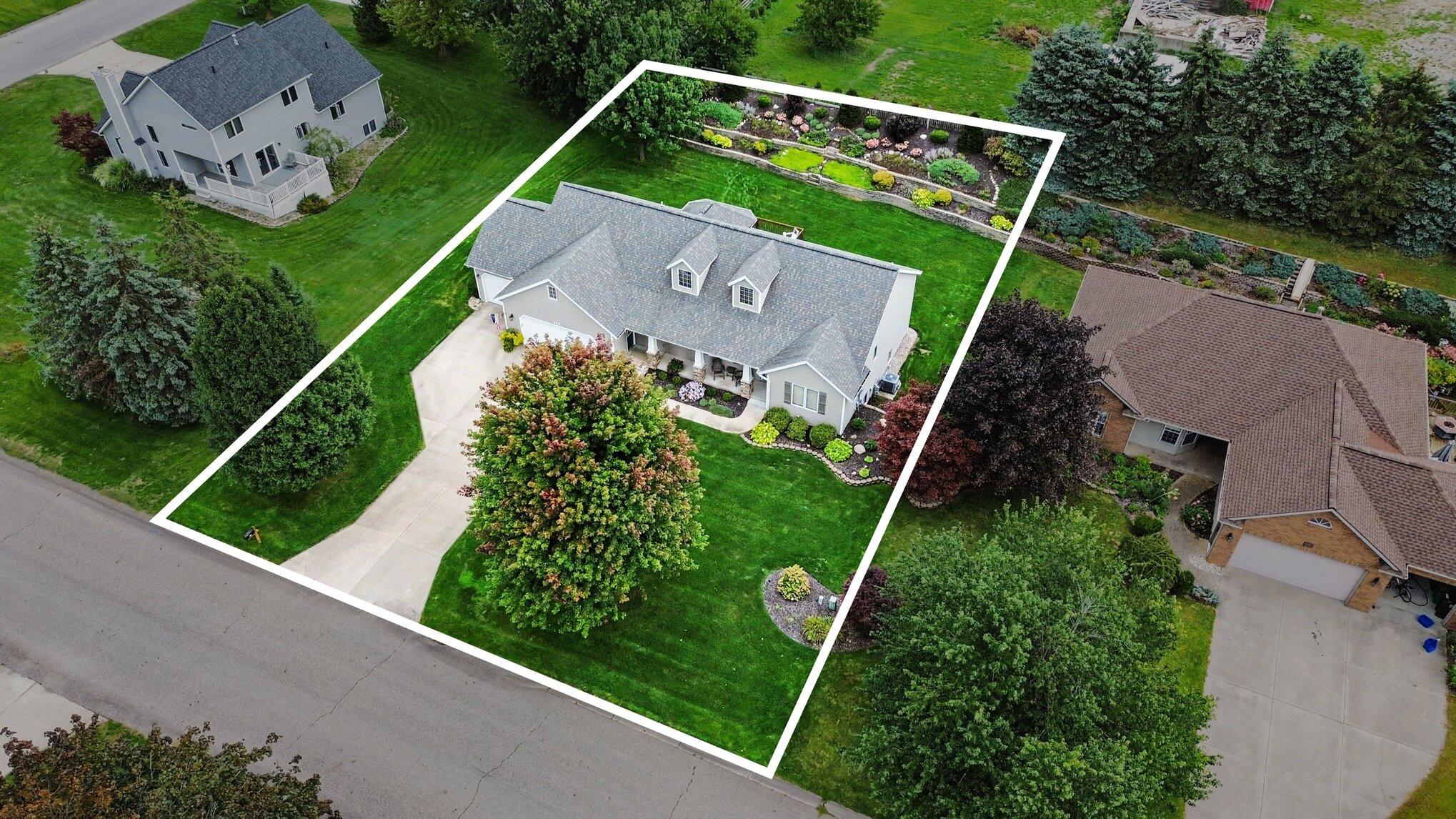 898 Mid Bluff Drive Zeeland MI 49464