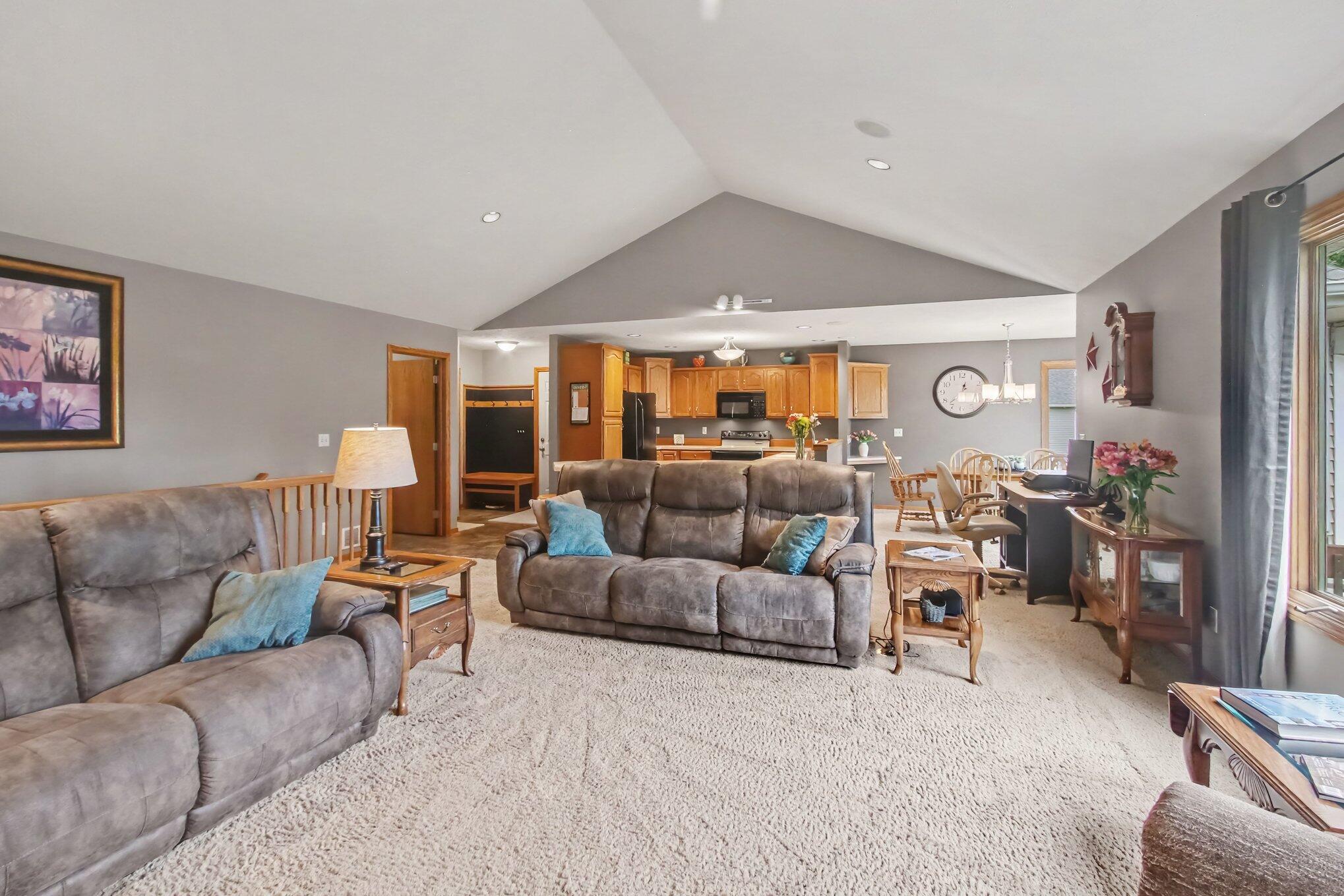 898 Mid Bluff Drive Zeeland MI 49464