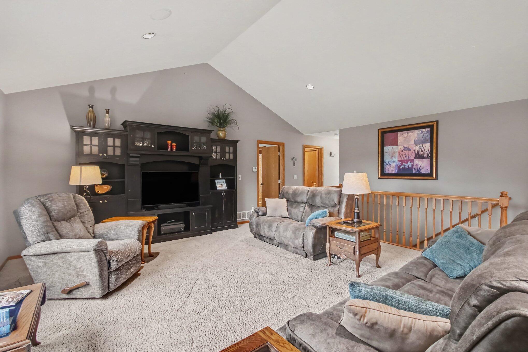 898 Mid Bluff Drive Zeeland MI 49464