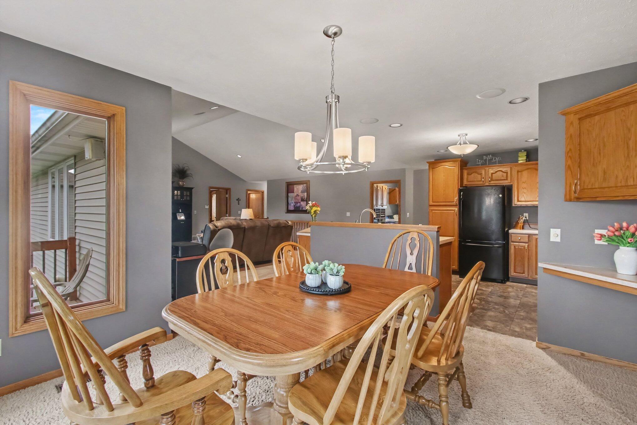 898 Mid Bluff Drive Zeeland MI 49464