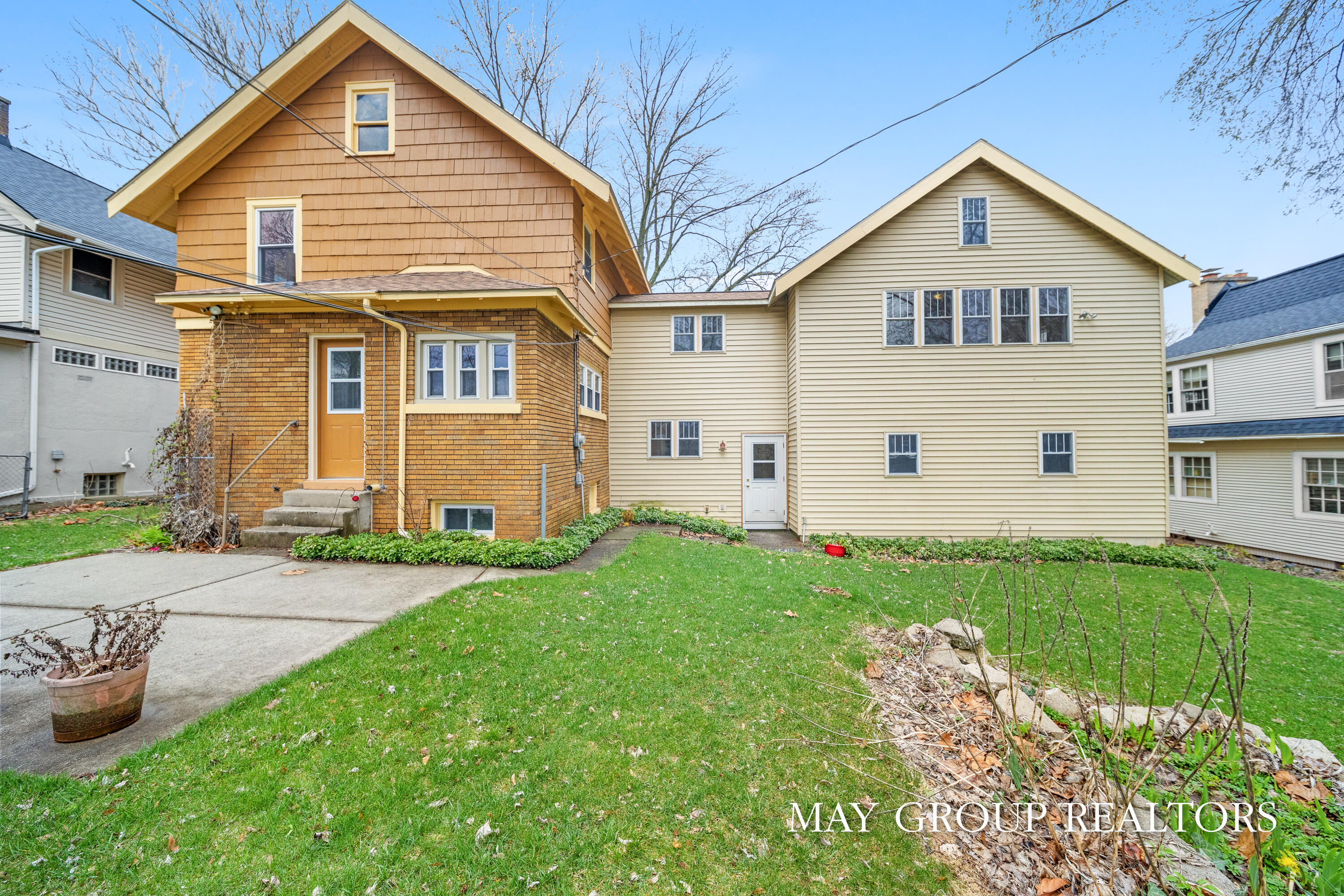 28 Benjamin Avenue SE Grand Rapids MI 49506