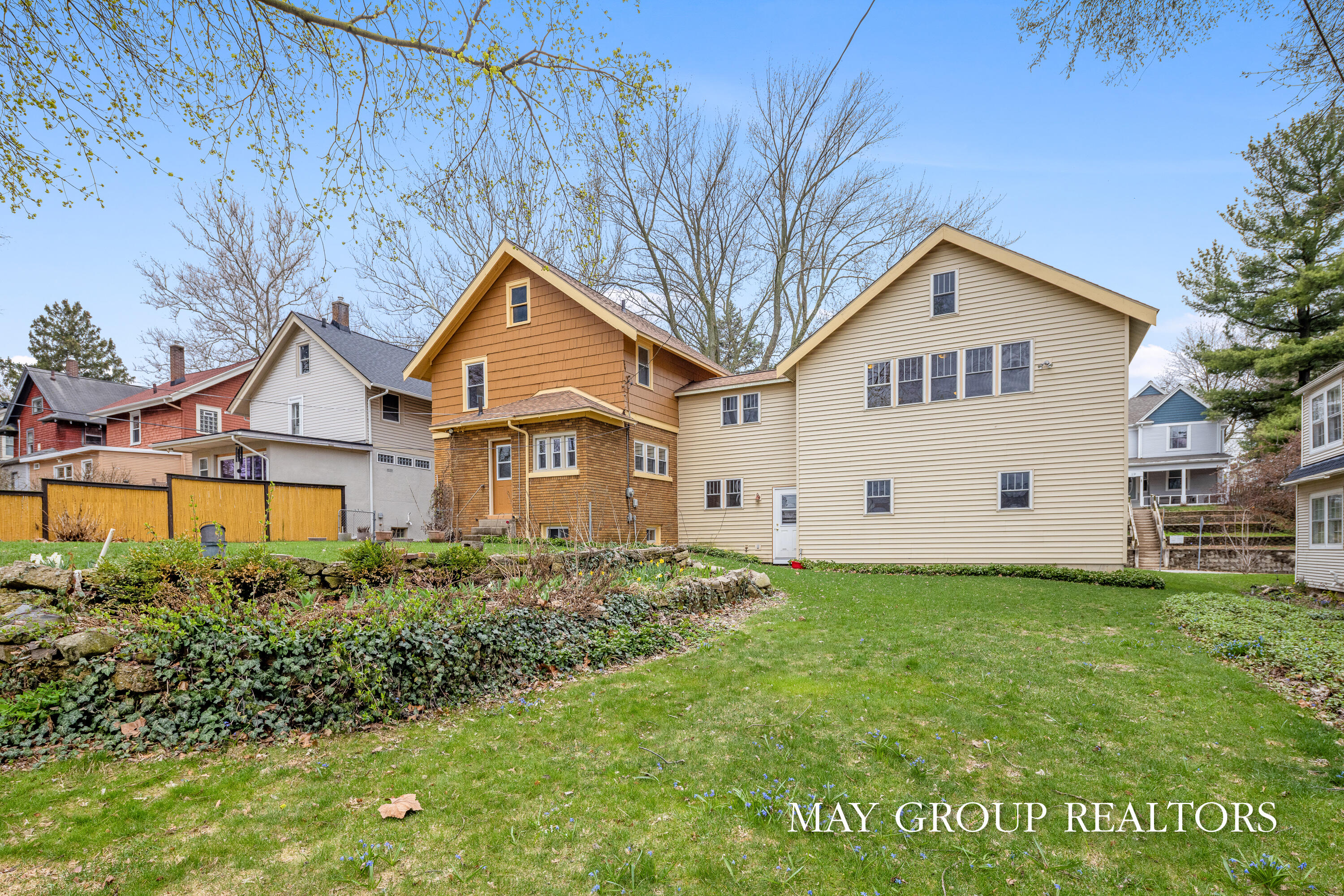 28 Benjamin Avenue SE Grand Rapids MI 49506