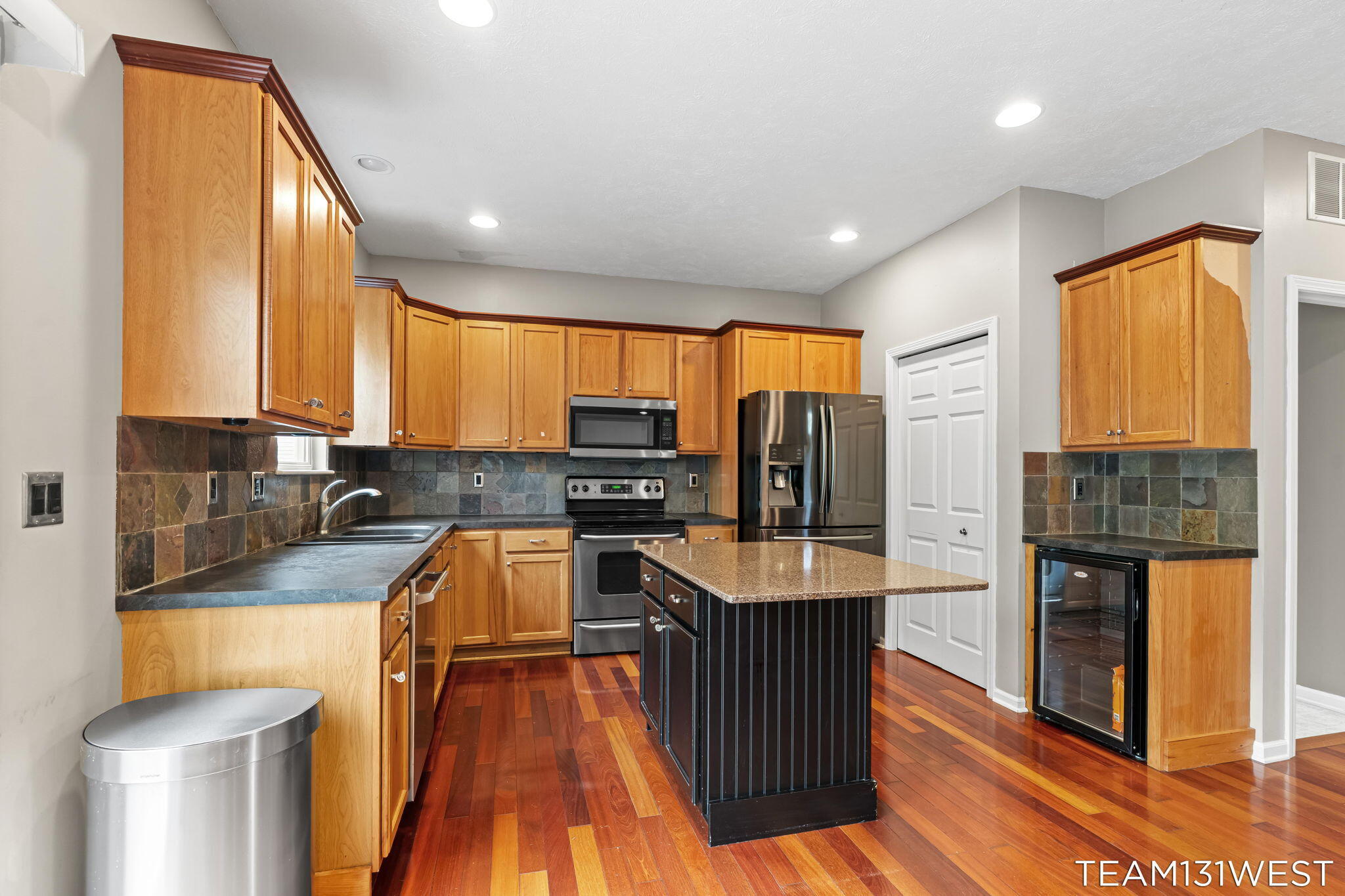 339 Sandy Court Holland MI 49424